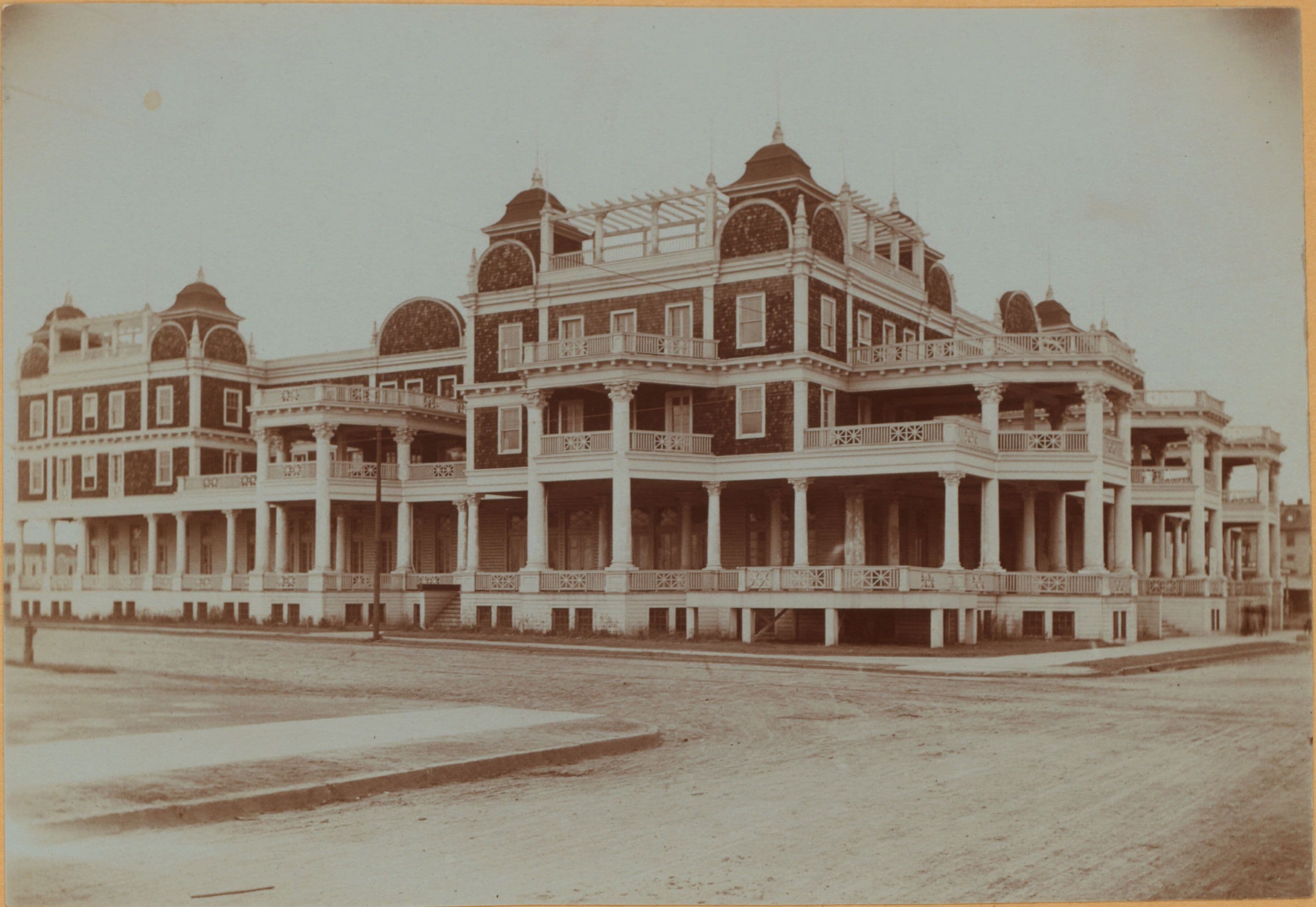 Brooklyn: Sea Breeze Avenue - 1st Street (West)