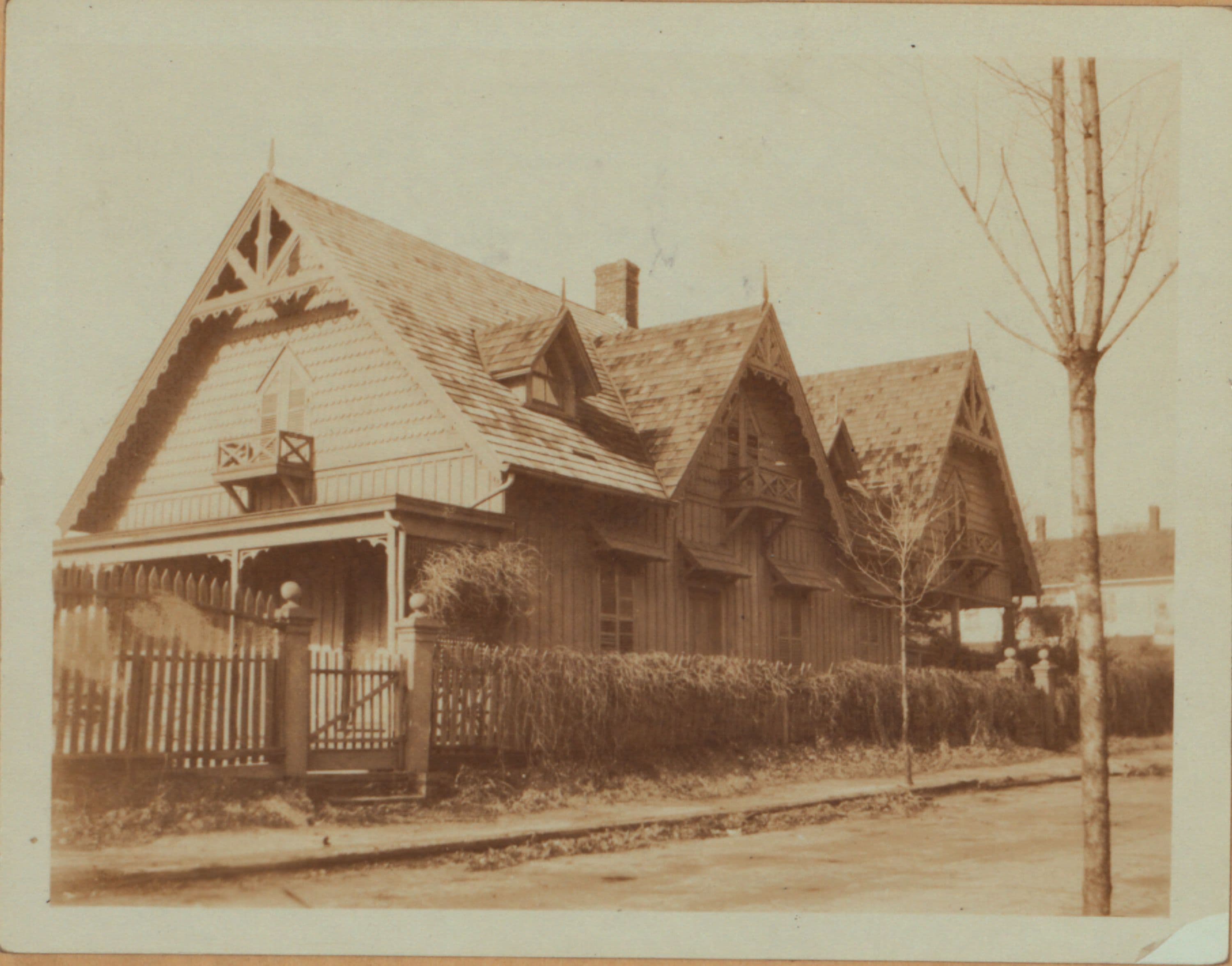 Queens: Beach 20th Street - Seagirt Avenue