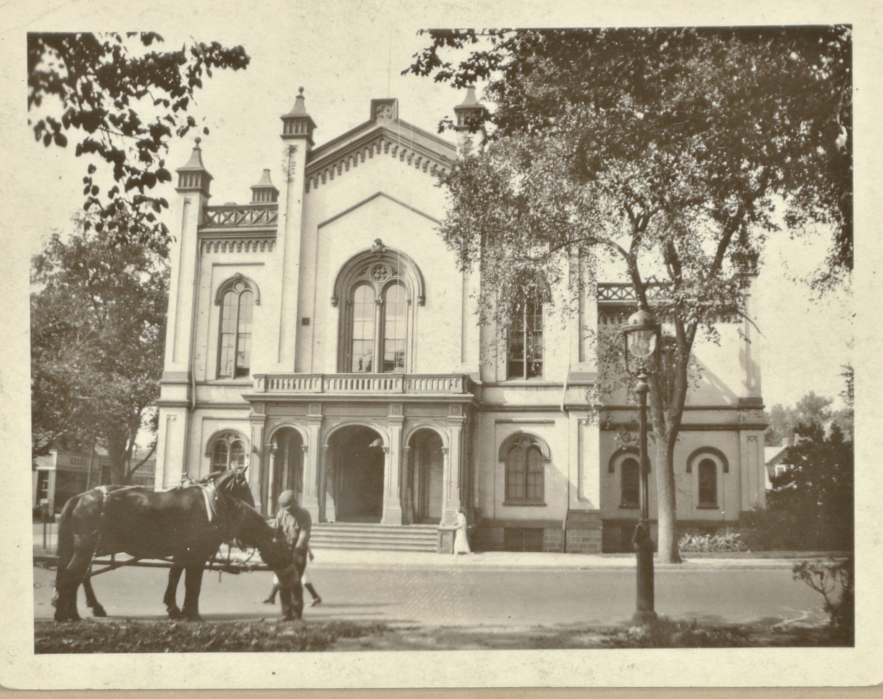 Queens: Northern Boulevard - Linden Street