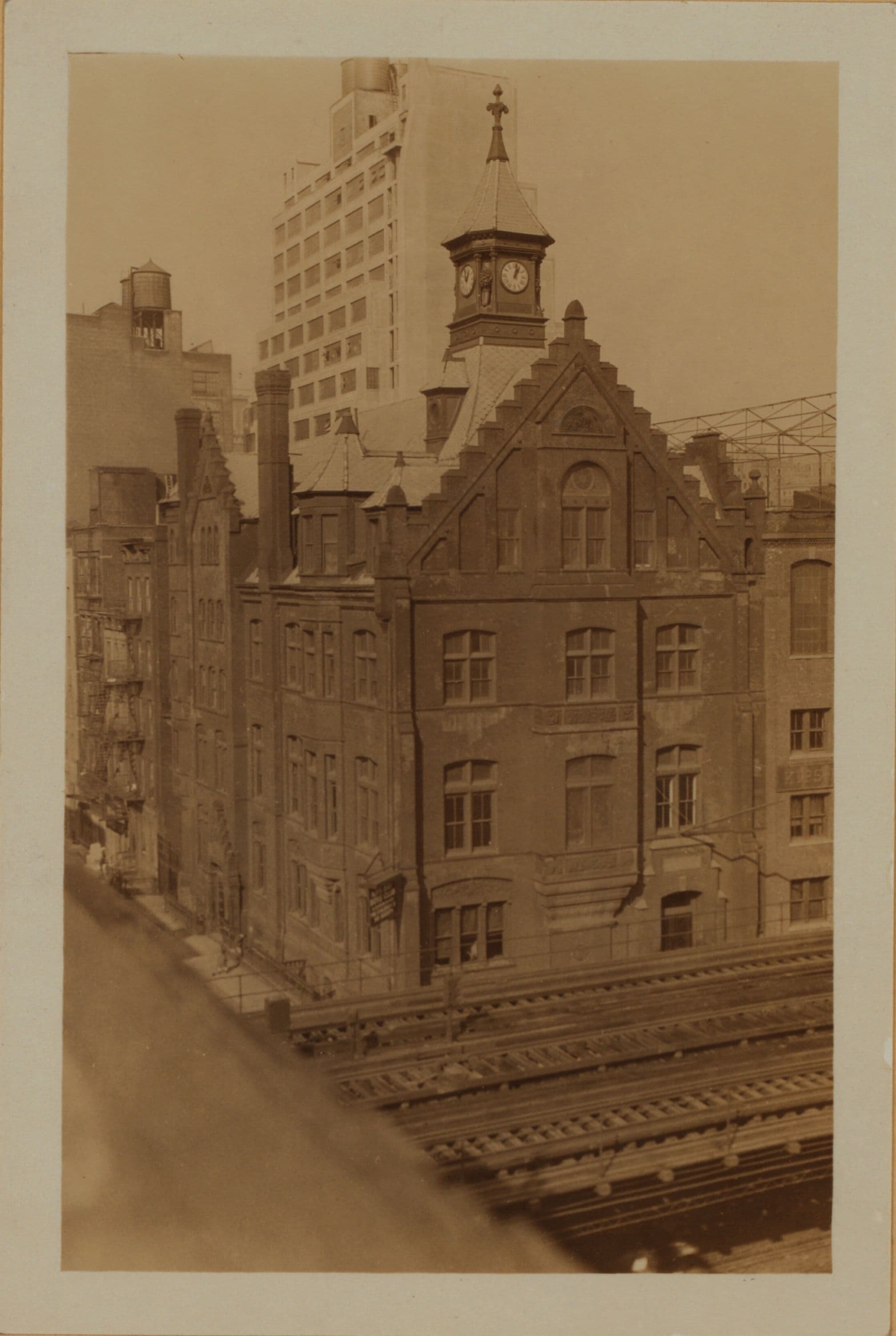 Manhattan: 2nd Ave. - 44th St.