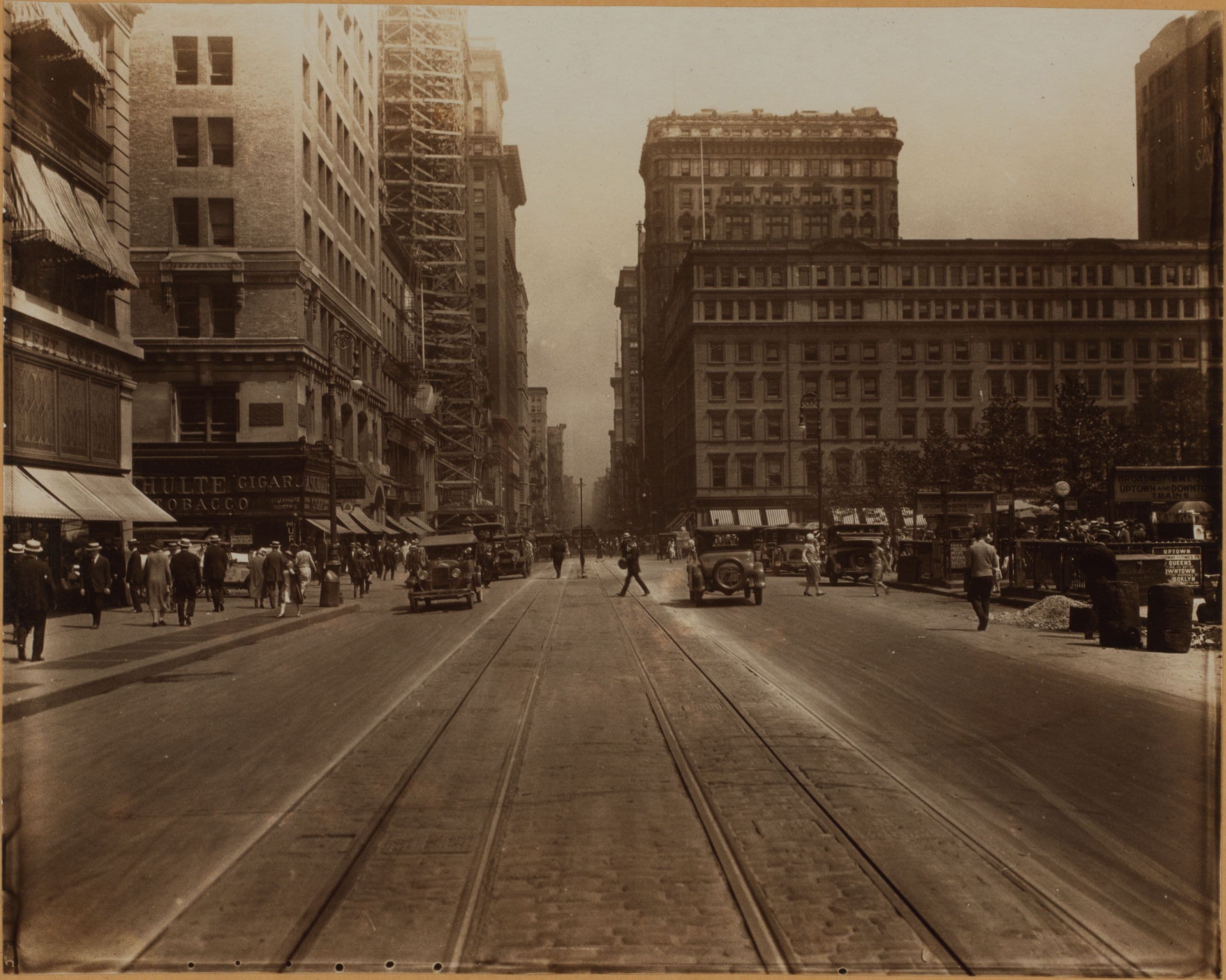 Manhattan: Broadway - Warren Street
