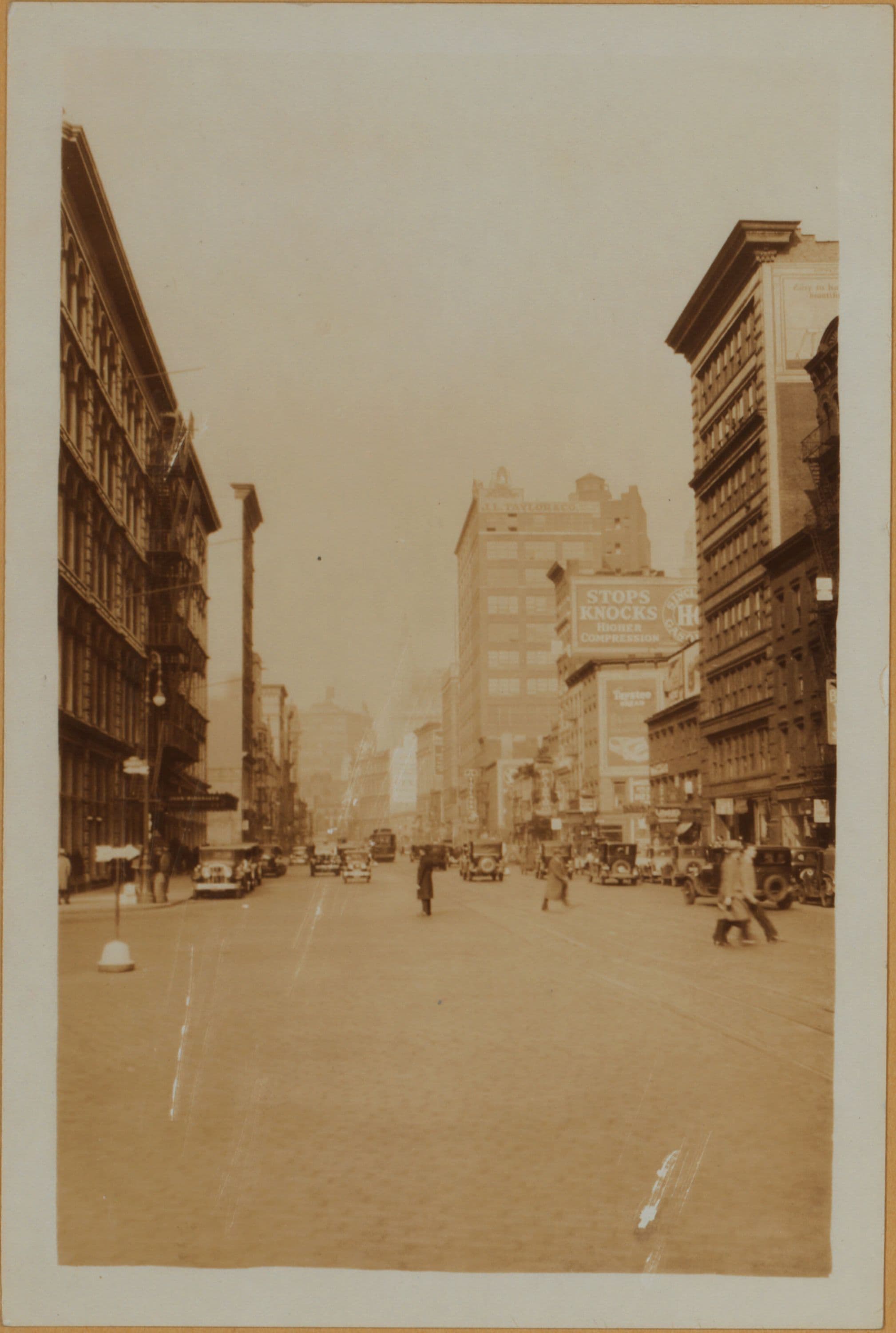 Manhattan: 4th Avenue - 8th Street (East)