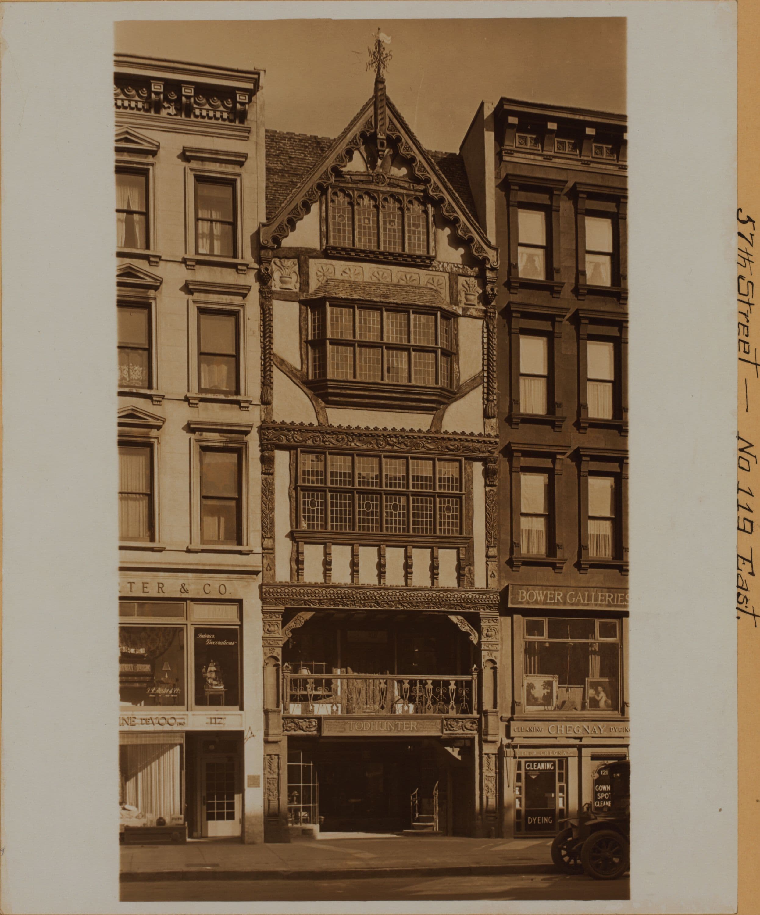 Manhattan: 57th Street (East) - Park Avenue: Todhunter Building, 1925