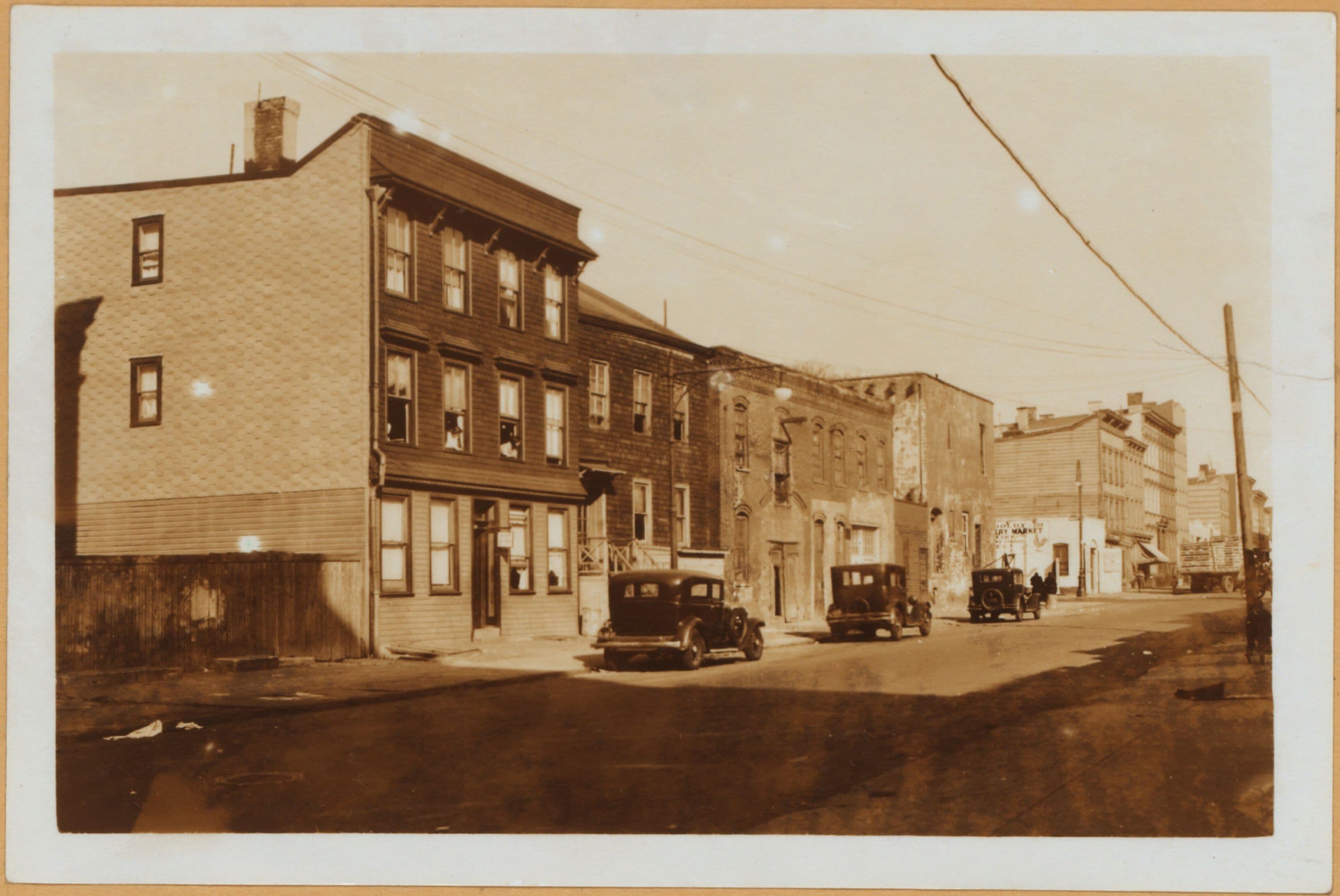 Brooklyn: Scholes Street - Humboldt Street