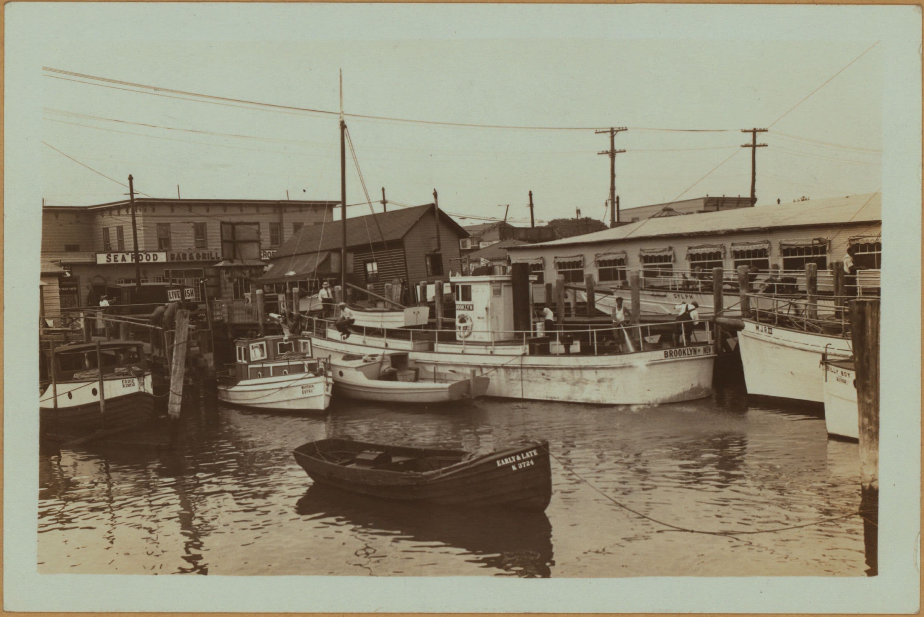 Sheepshead Bay - Brooklyn - East 19th Street - [Flying "D" - Lundy Brothers Restaurant.]