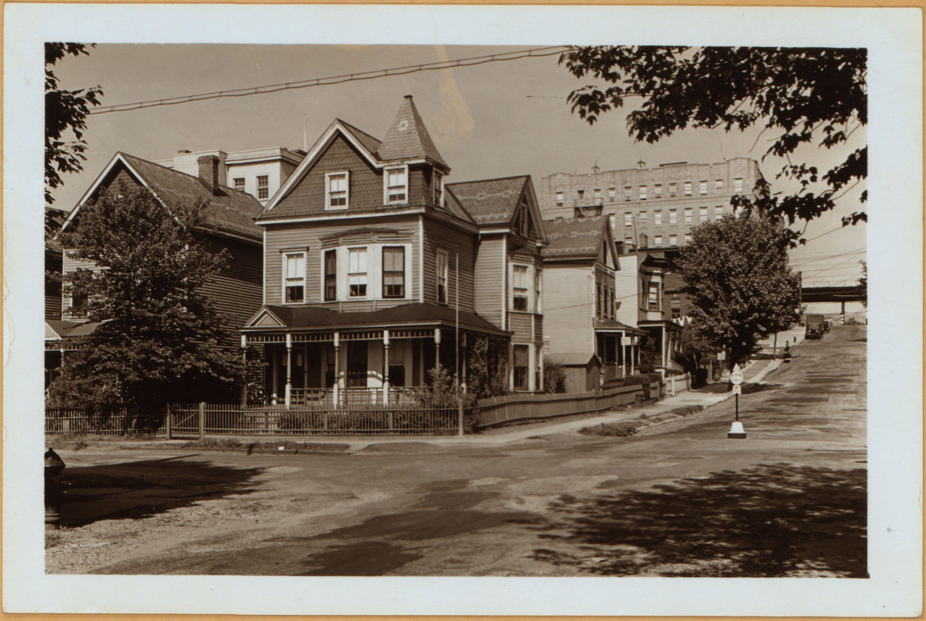 Bronx: Magenta Street - Barker Avenue