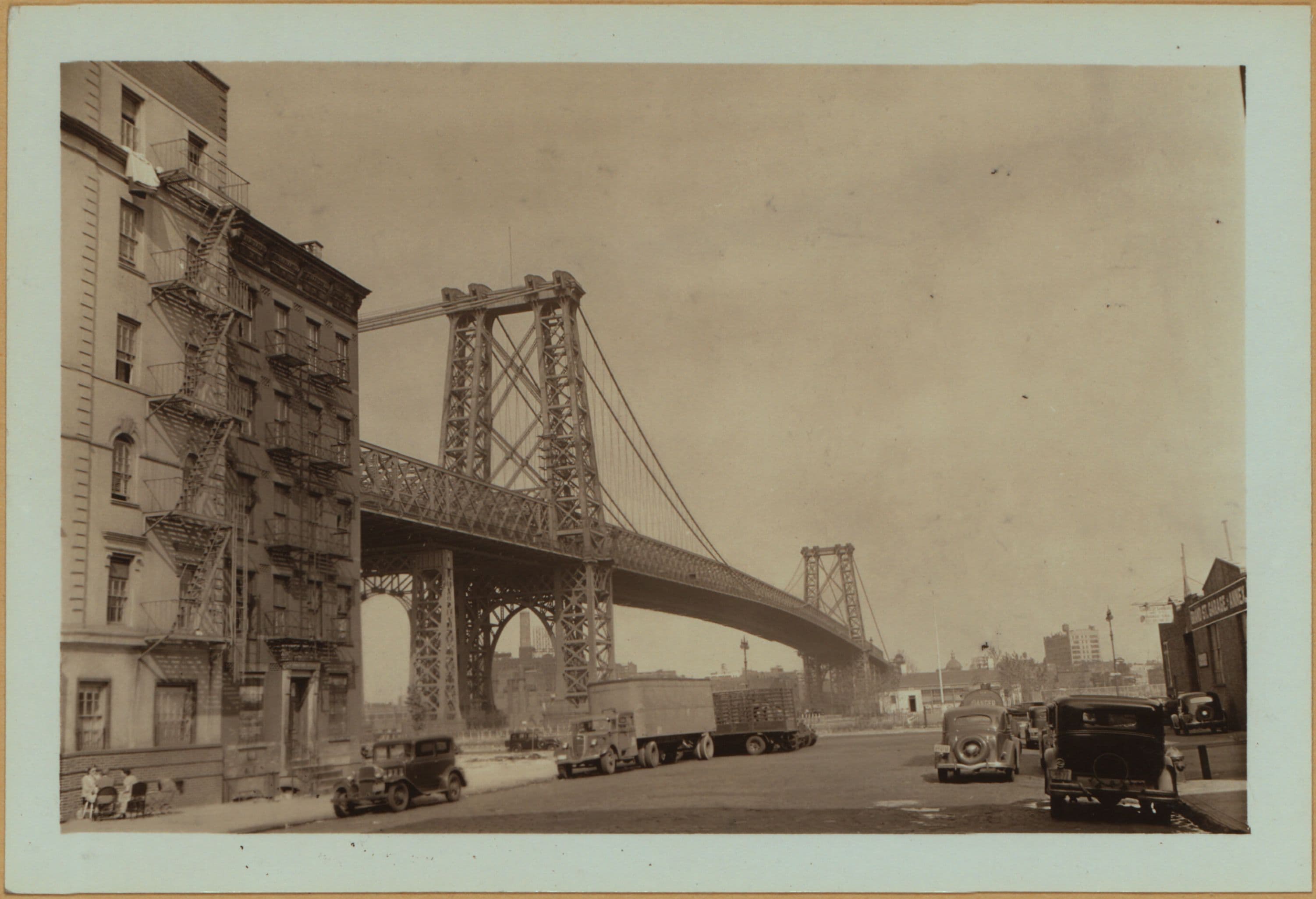 Bridges - Williamsburg Bridge. [Manhattan: Broome Street - Mangin Street.]