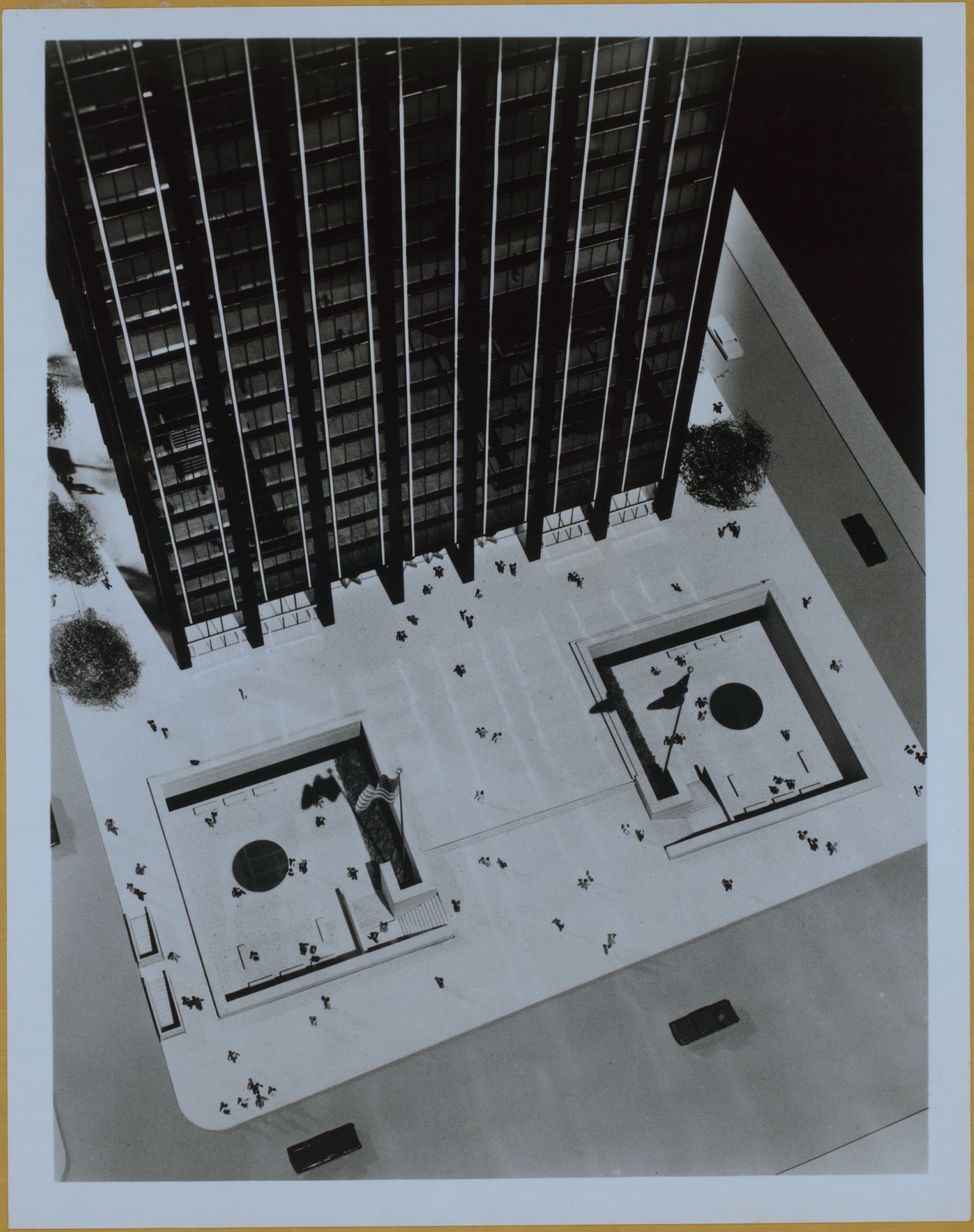 Manhattan: Broadway - [Between 50th and 51st Streets]