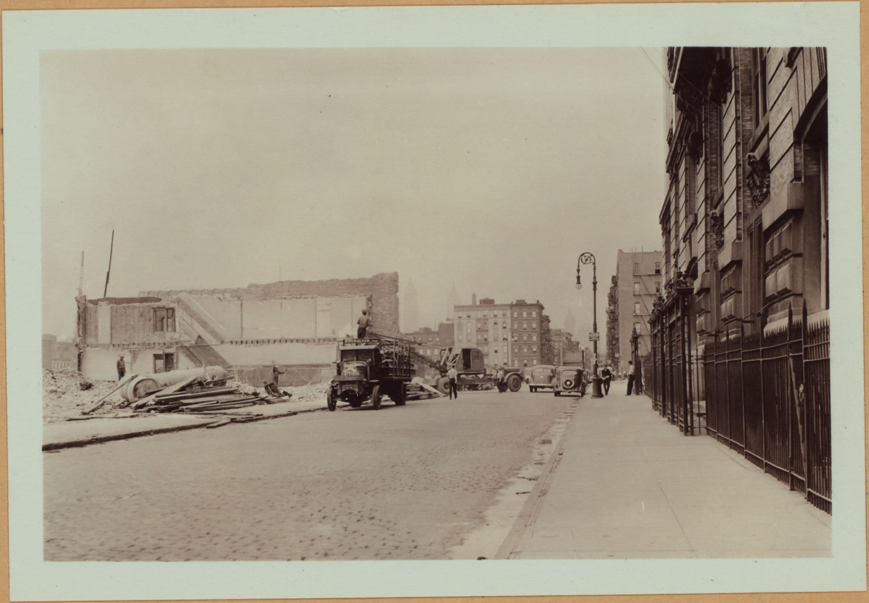 Manhattan: Madison Street - Scammel Street, 1939