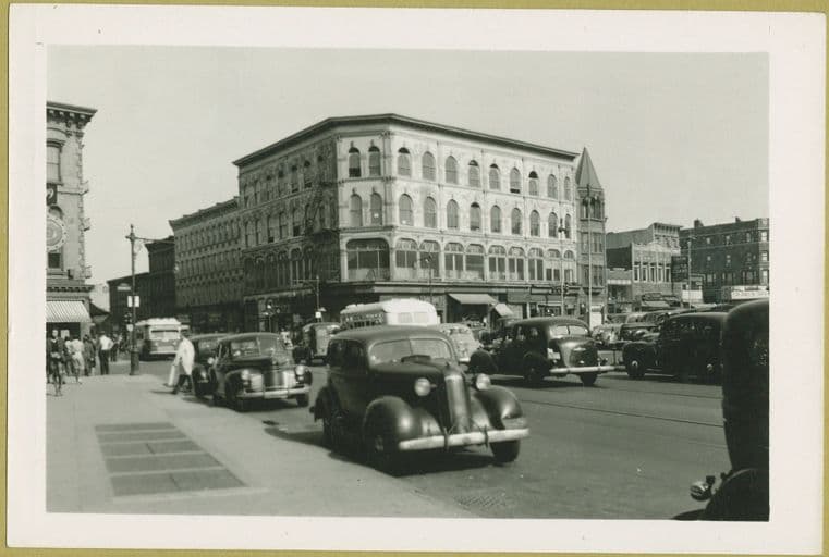 Fulton Street - Bedford Avenue, southeast corner
