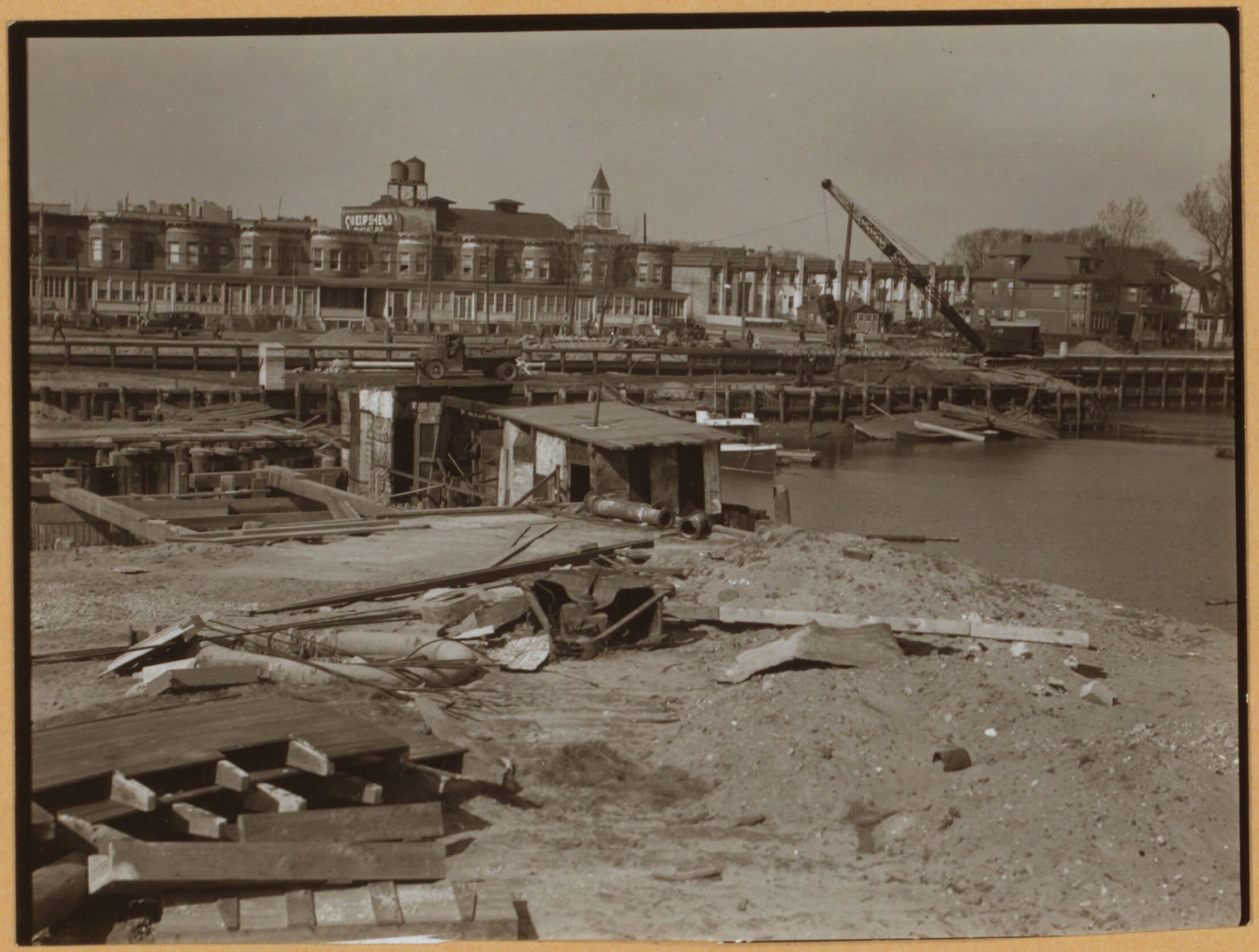 Brooklyn: Shore Boulevard - Emmons Avenue