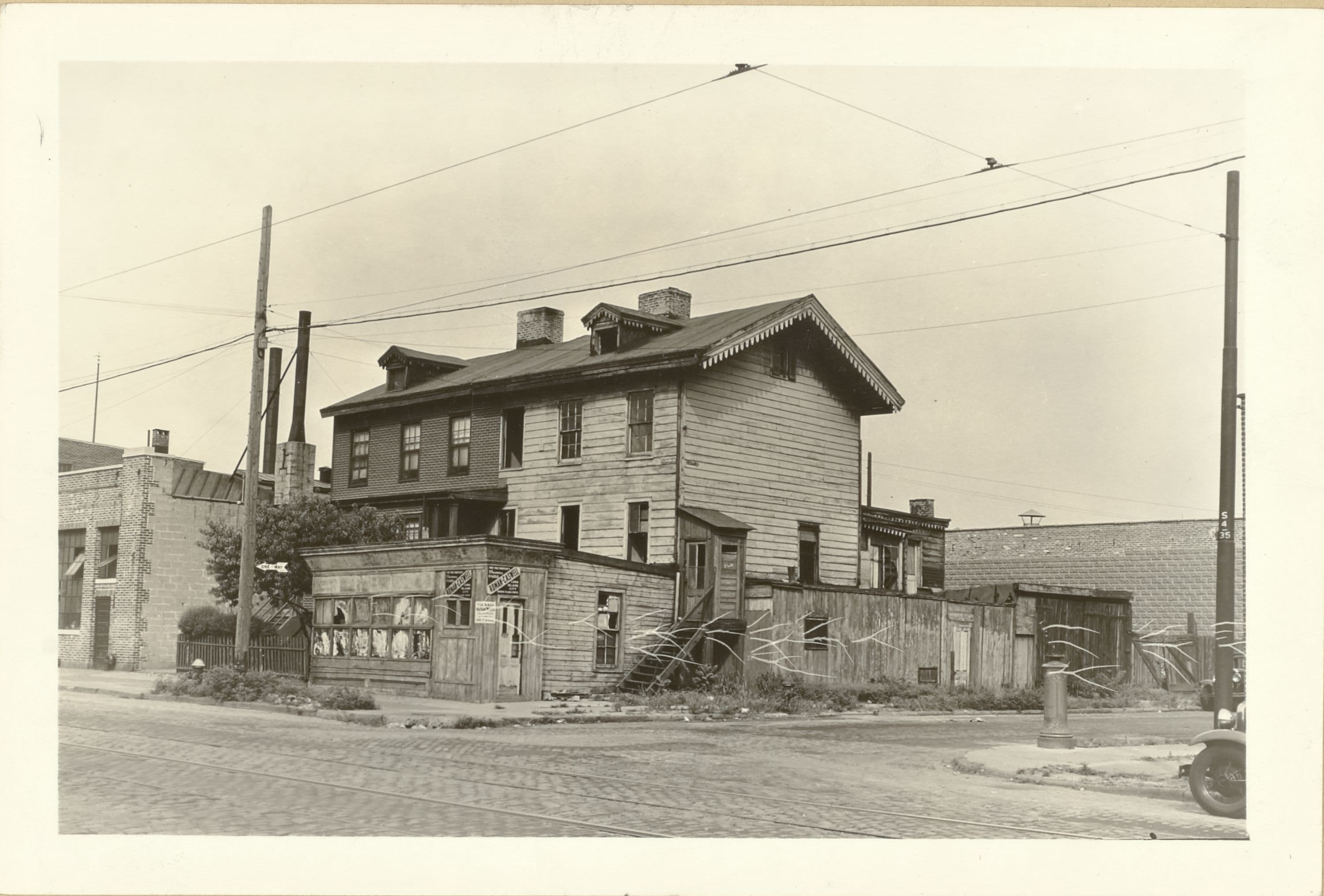 Queens: Vernon Boulevard - 43rd Road