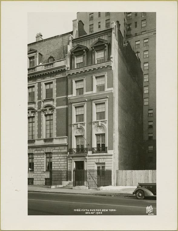 Fifth Avenue #1046 east side, 1944-12-22