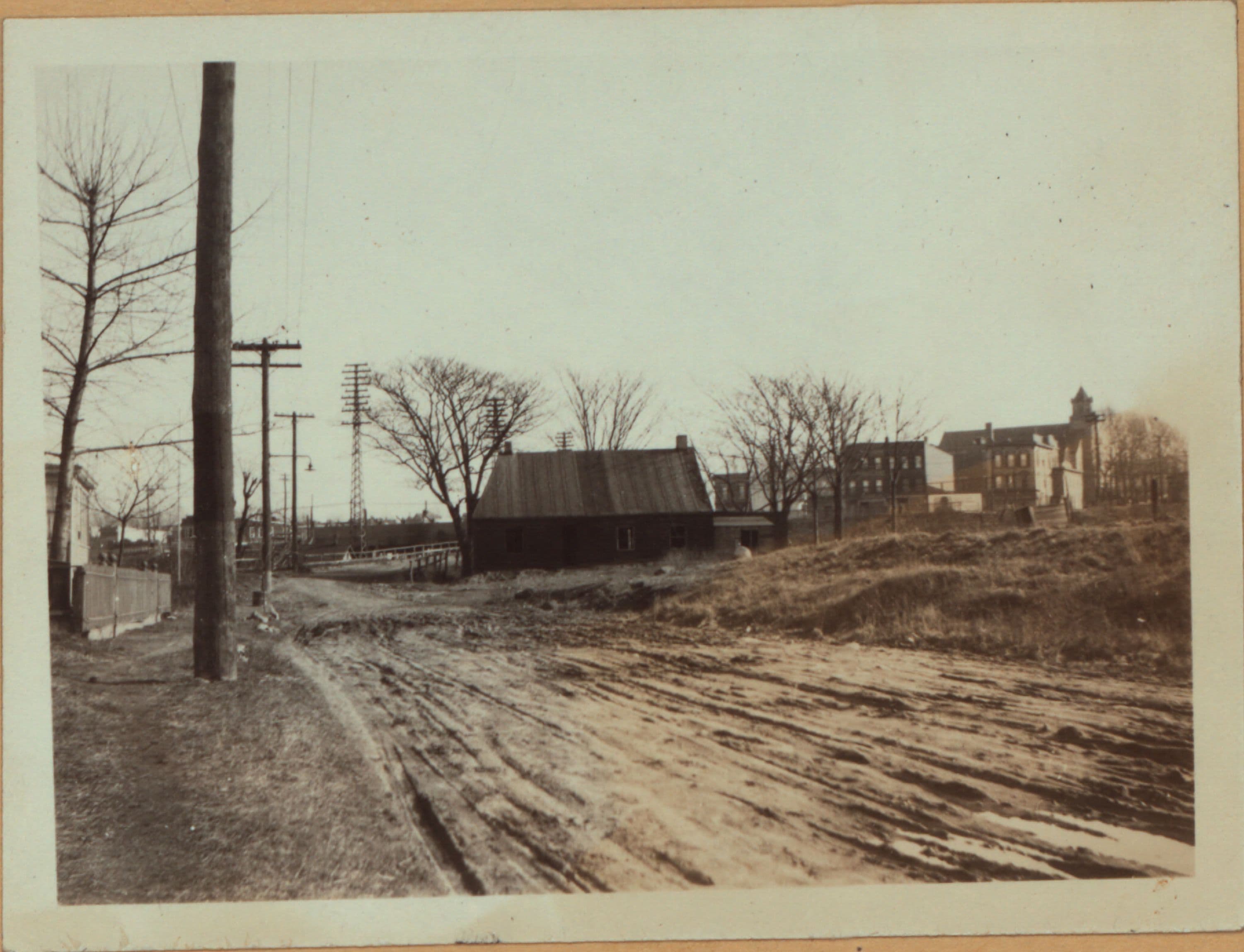 Queens: Calamus Avenue - Elks Road