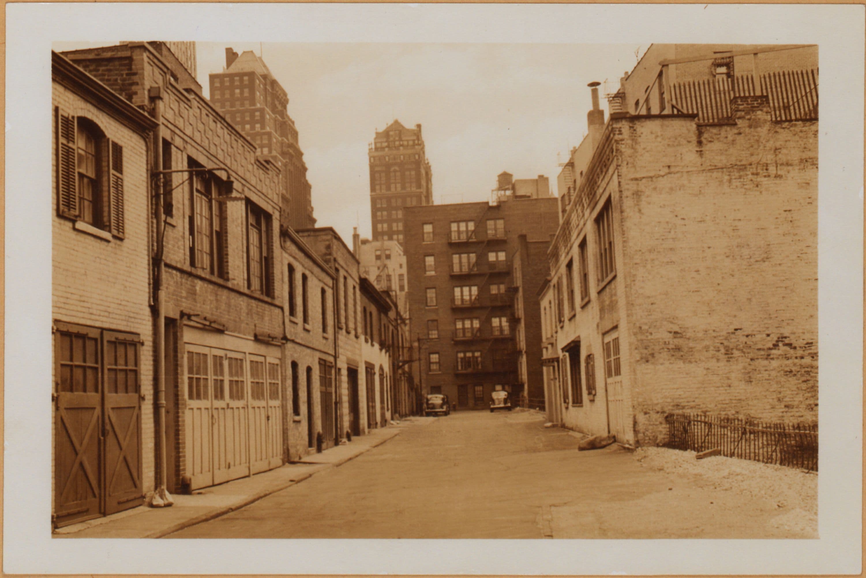 Brooklyn: Hunt's Alley - Henry Street