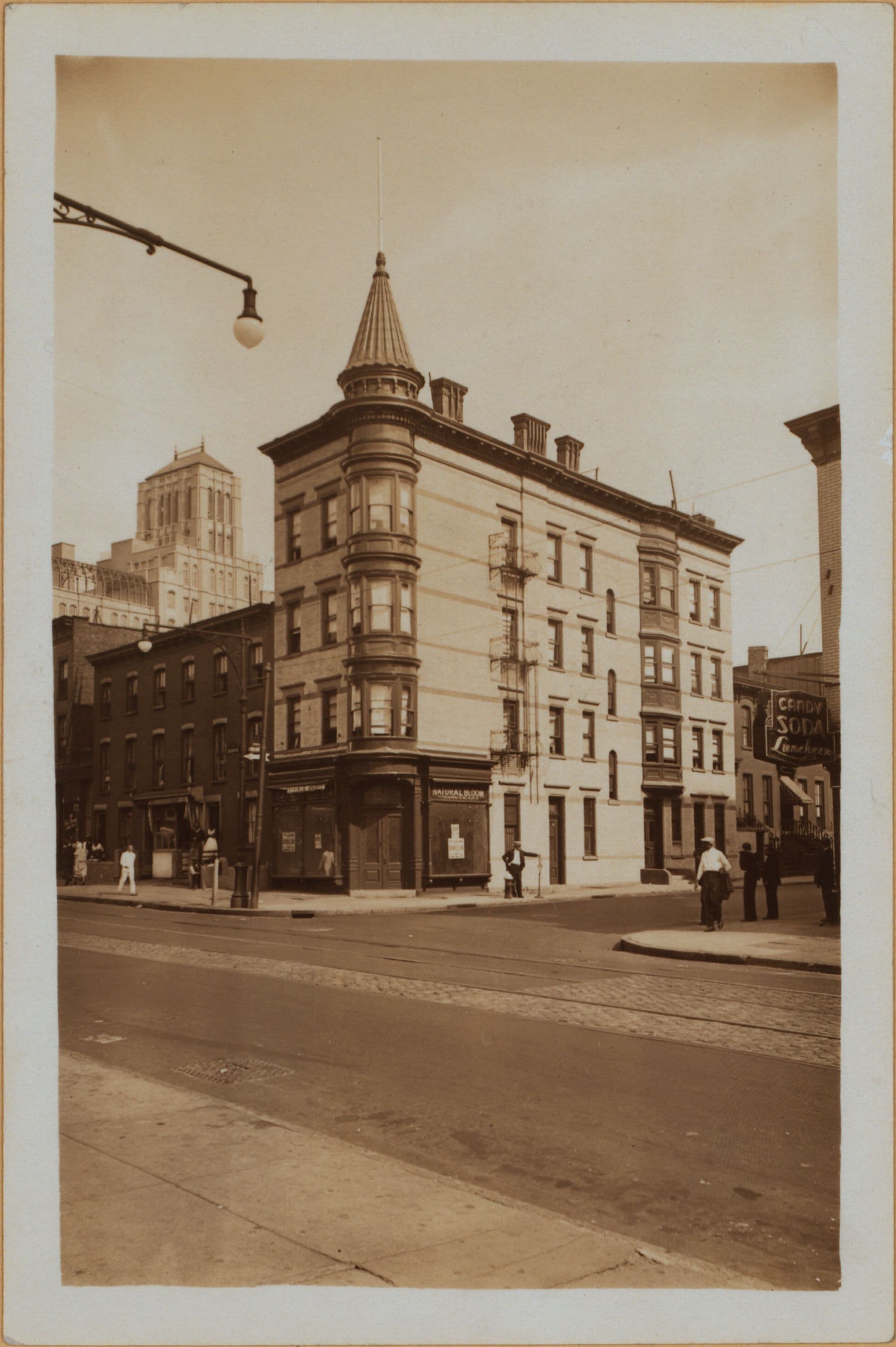Brooklyn: Ashland Place - DeKalb Avenue