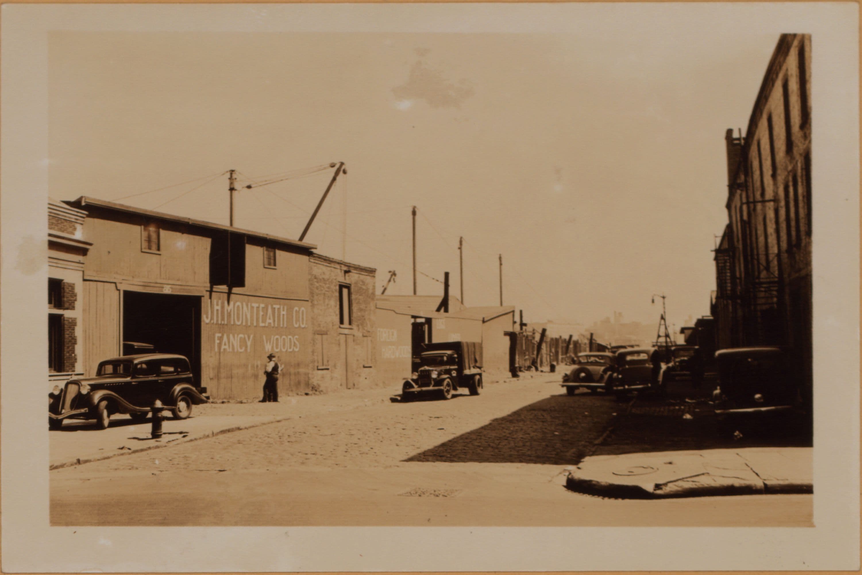 Manhattan: 6th Street (East) - Lewis Street