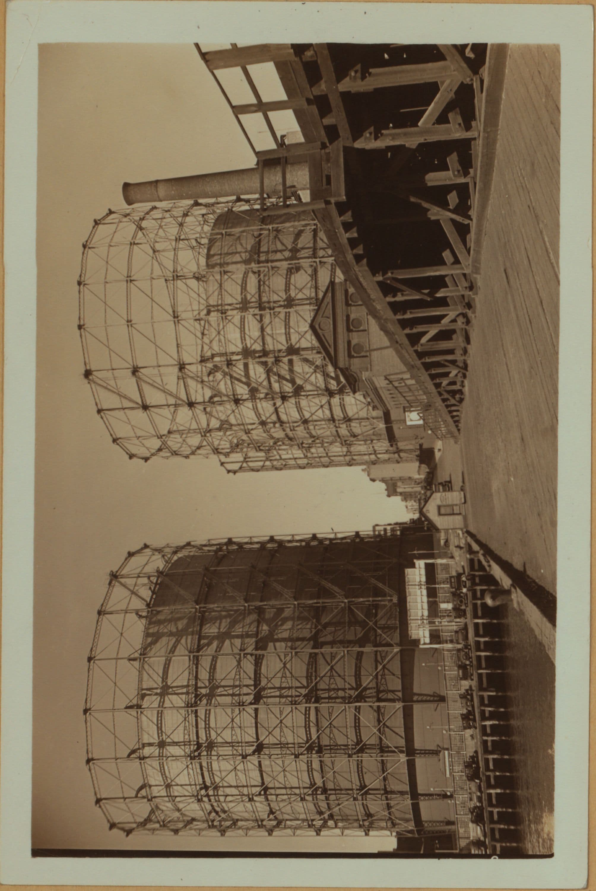 East River - Pier 104 - Manhattan - York Avenue - East 62nd Street - [Consolidated Edison Company.]