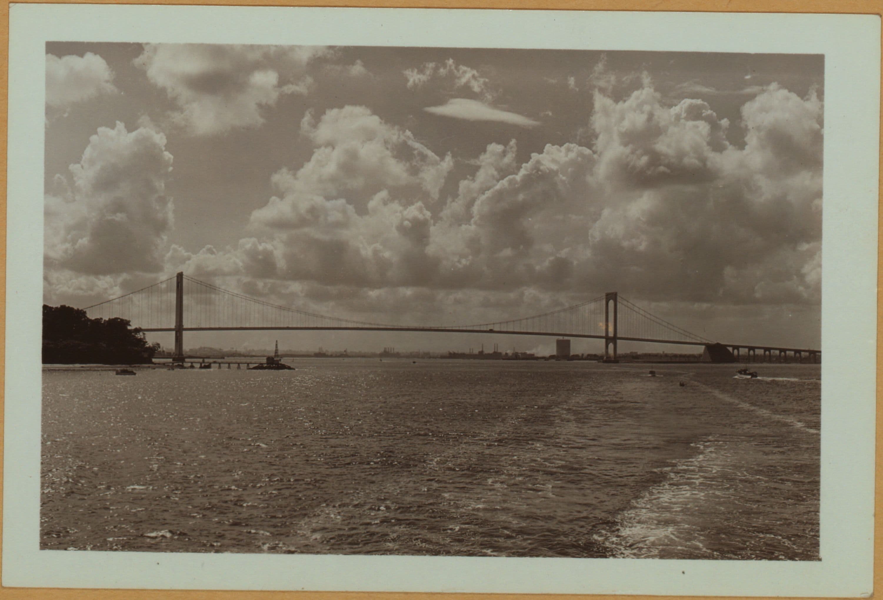 Bridges - Bronx-Whitestone Bridge - [East River - Connecting Bronx to Queens.]