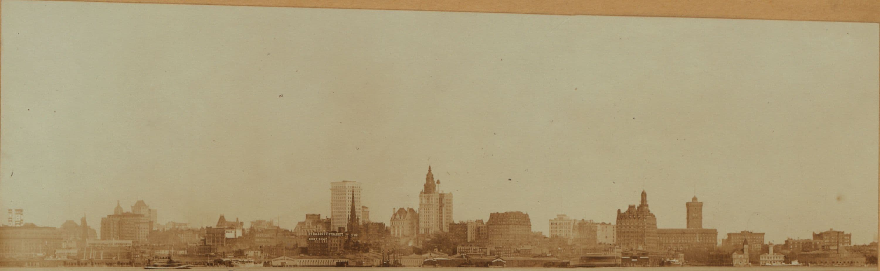 North (Hudson) River - Shore and skyline - Manhattan - Battery - 14th Street - [American Surety Company ; New York Aquarium ; New York Produce Exchange ; Union Trust Company ; Washington Building ; Battery Park Building ; Bowling Green Building ; Chesebrough Building.]