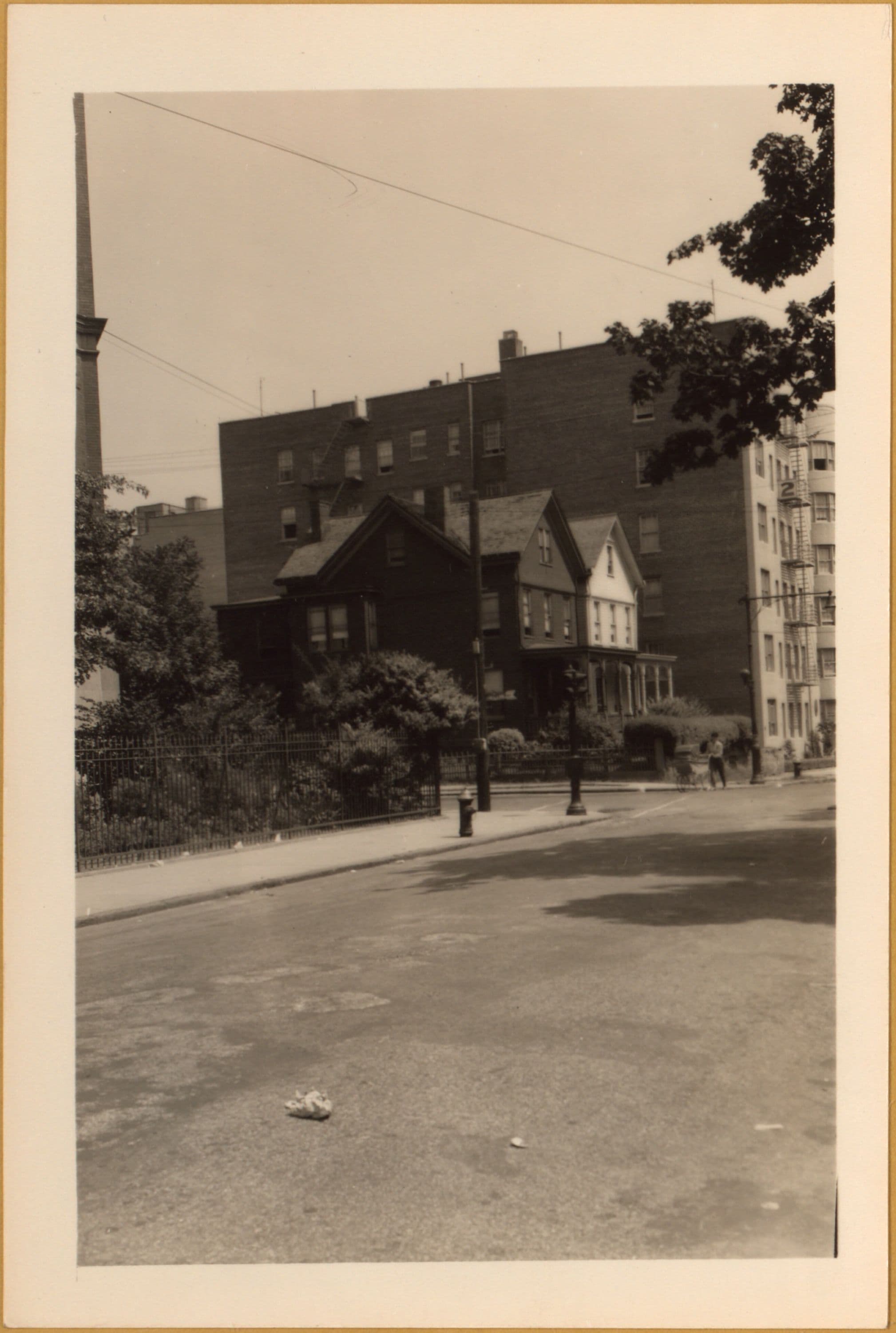 Bronx: Bainbridge Avenue - 196th Street (East)
