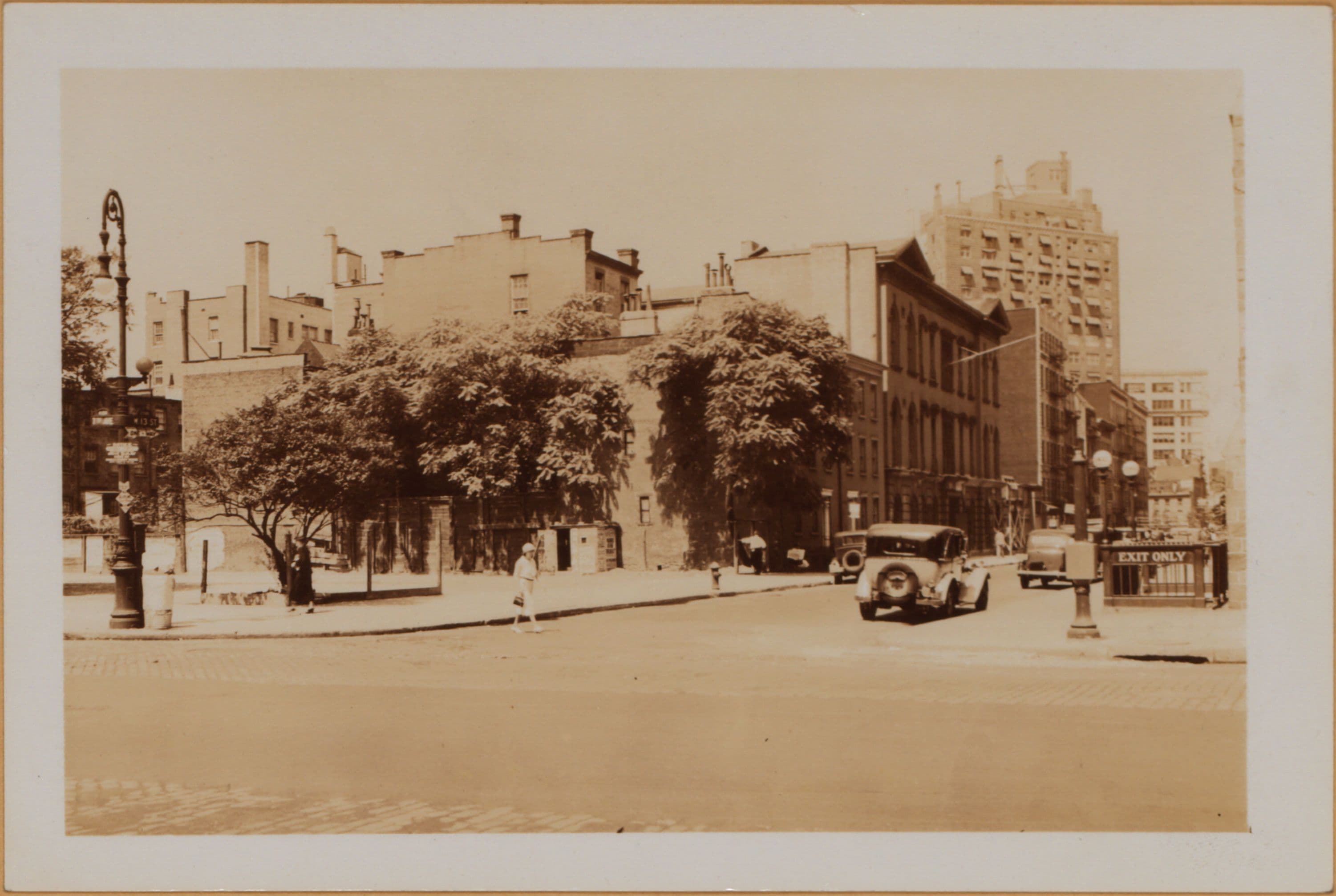 Manhattan: 13th Street (West) - 7th Avenue - [Rhinelander Row.]