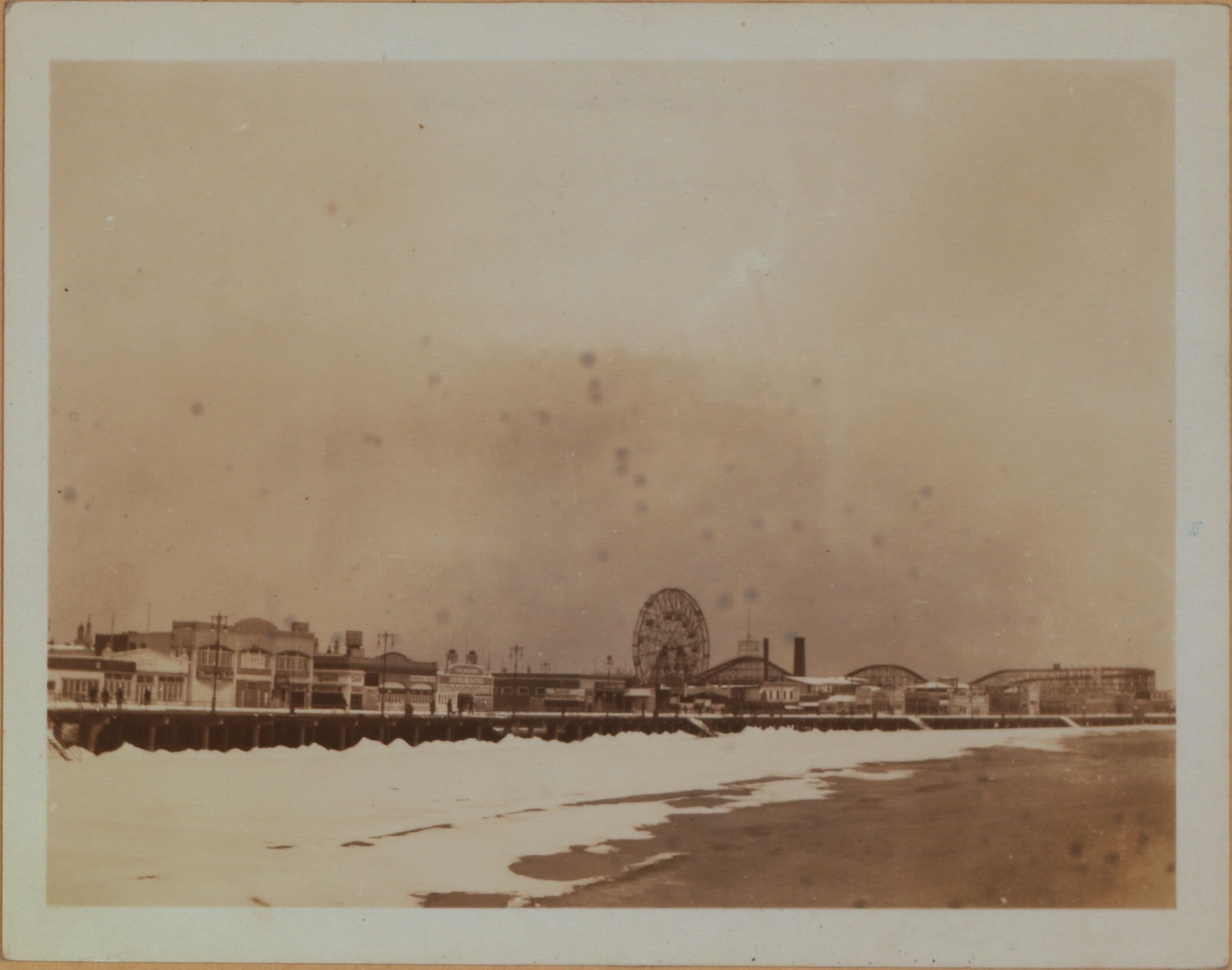 Islands - Coney Island - [Riegelmann boardwalk - Oriole Baths.]