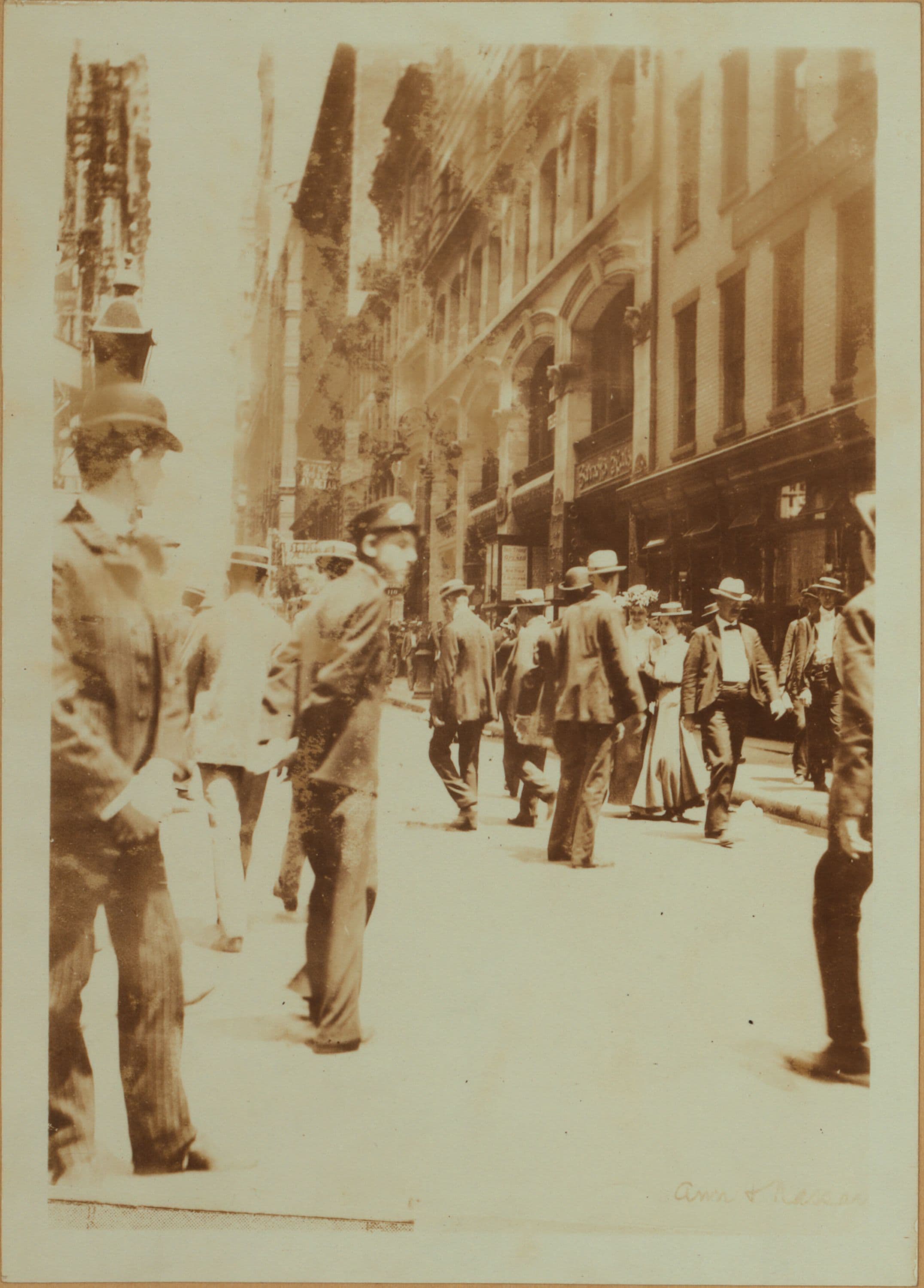 Street scenes - Shoppers and crowds.