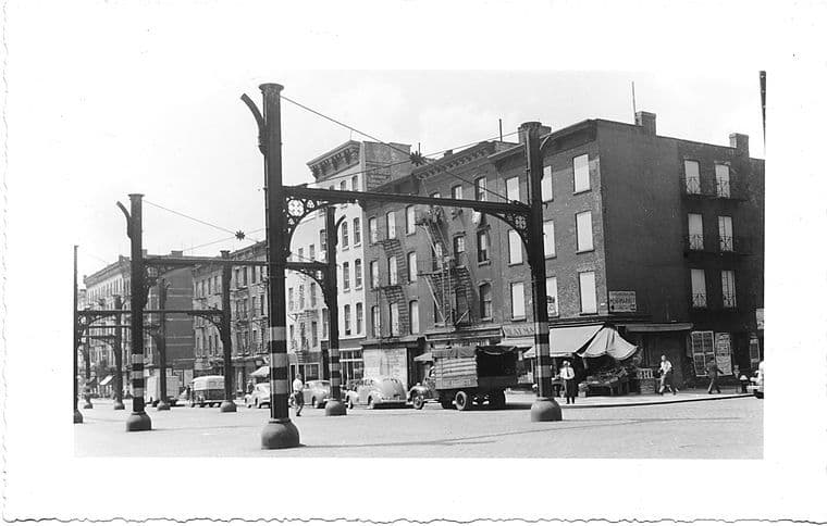 2nd Avenue at 40th Street and 39th Street, to , Manhattan