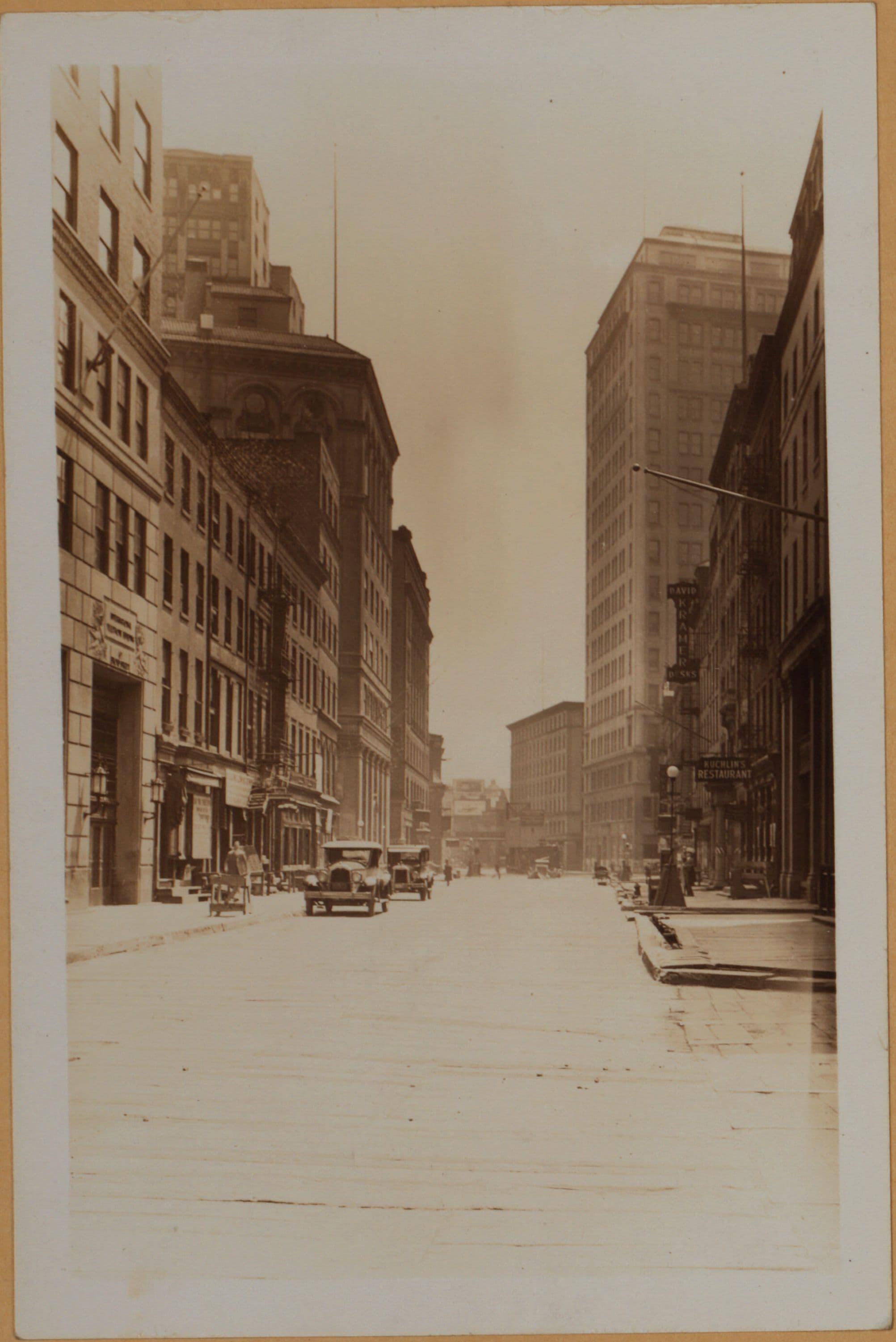 Manhattan: Broad Street - Beaver Street