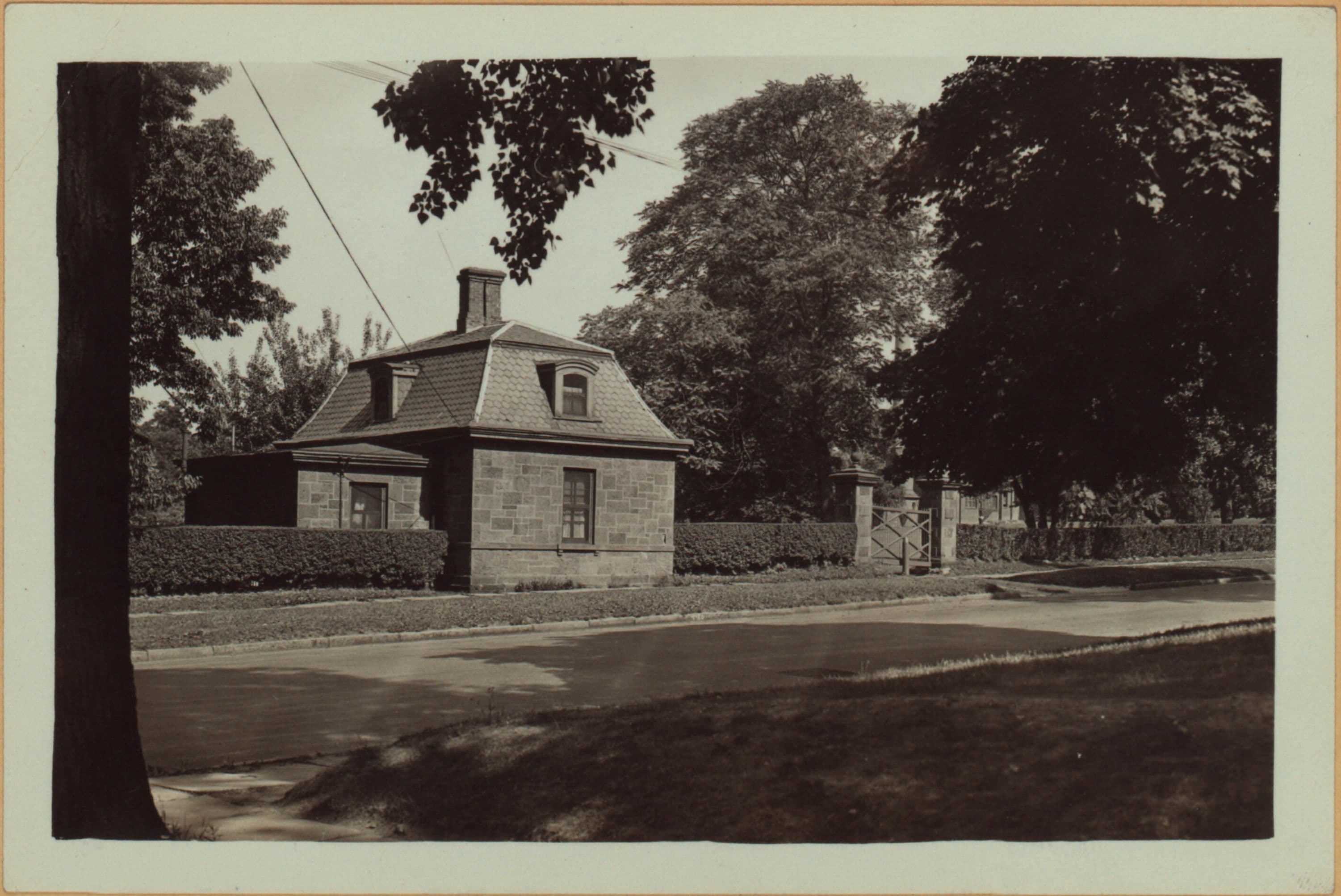 Richmond: Castleton Avenue - Bard Avenue