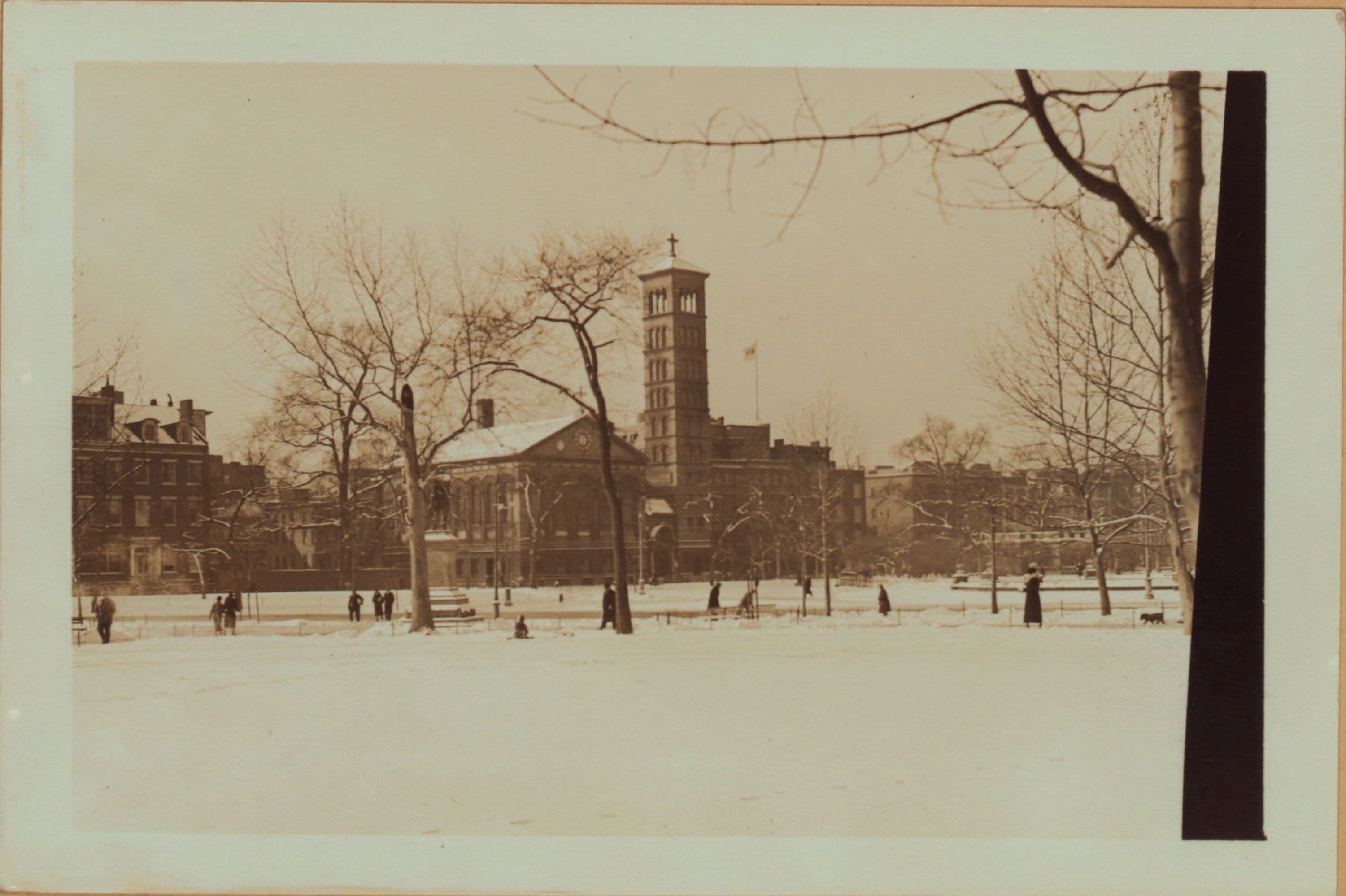 Manhattan: Washington Square South - Thompson Street