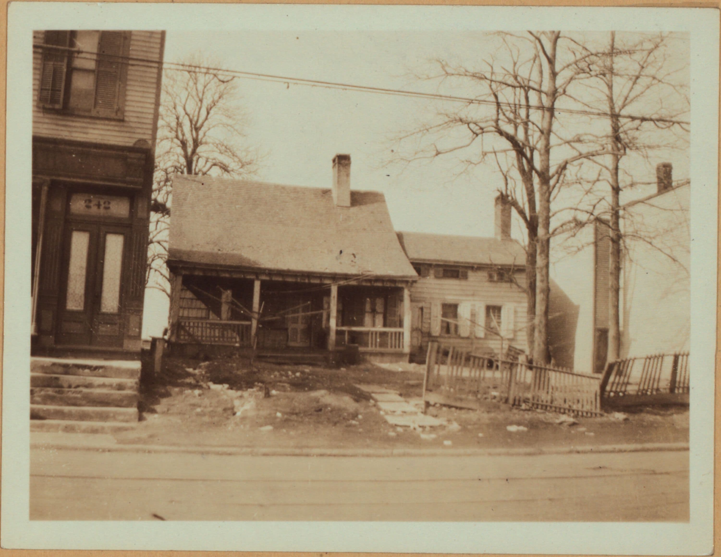 Queens: Corona Avenue - 54th Avenue