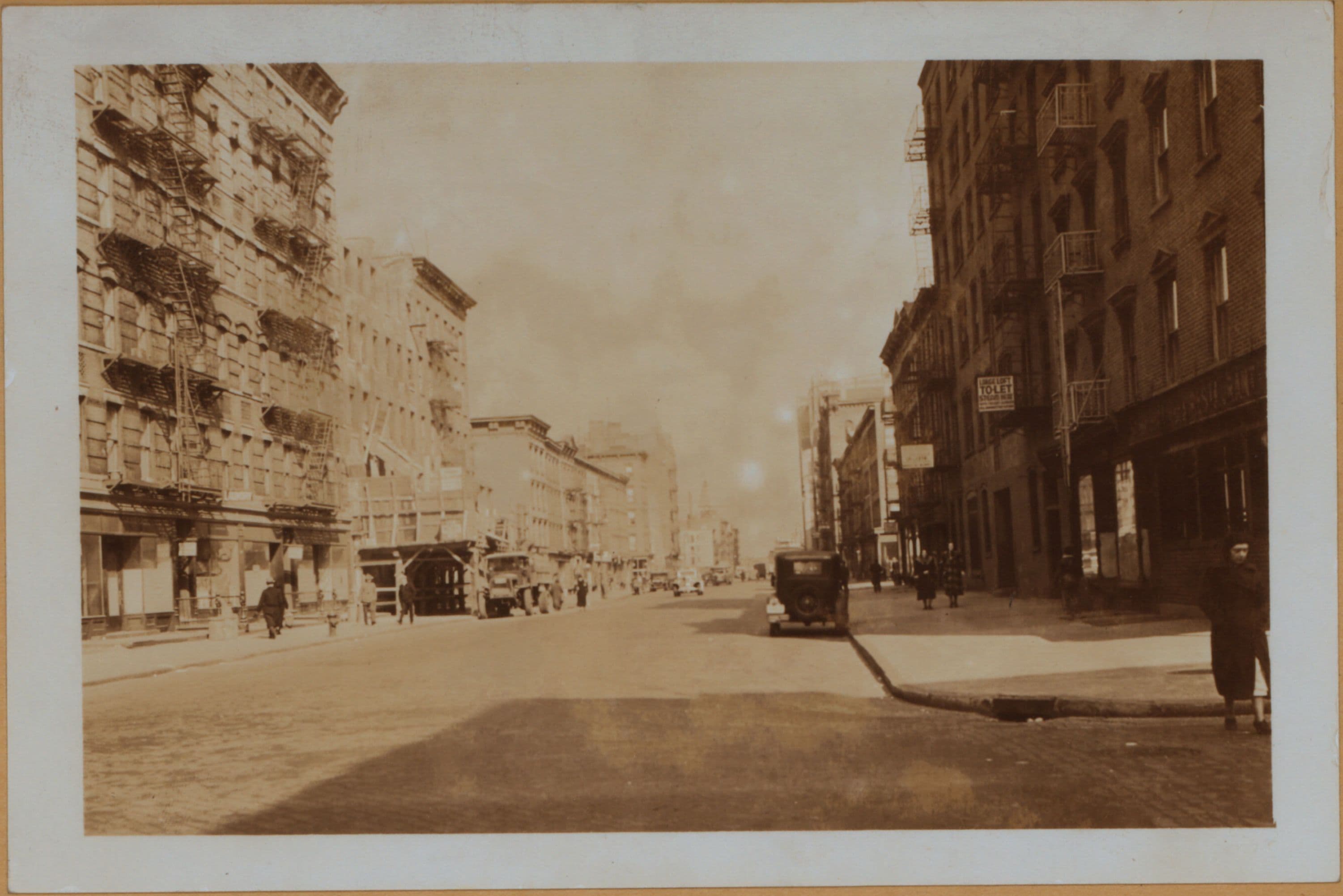 Manhattan: Avenue C - 11th Street (East)