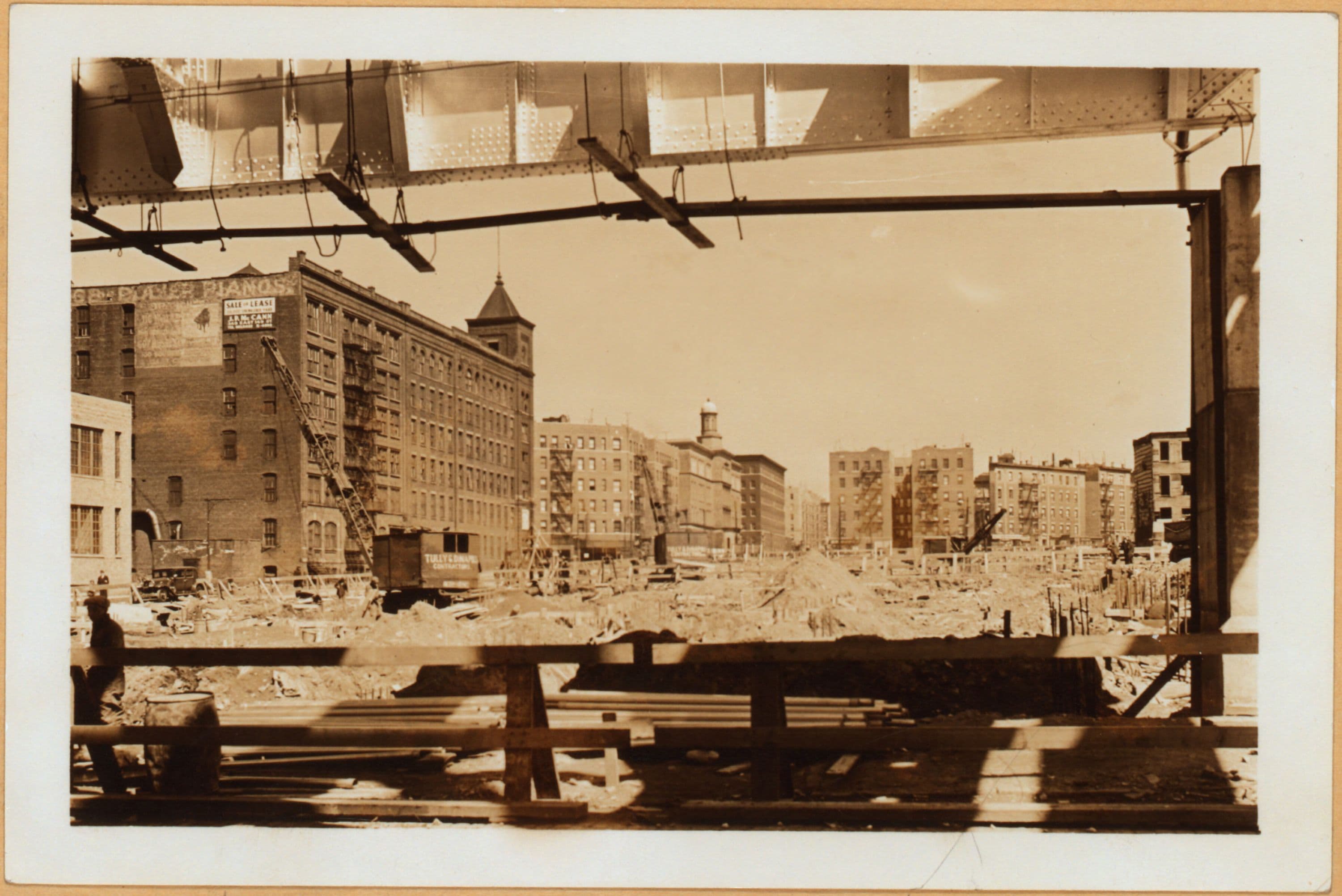 Bronx: Cypress Avenue - 132nd Street (North)