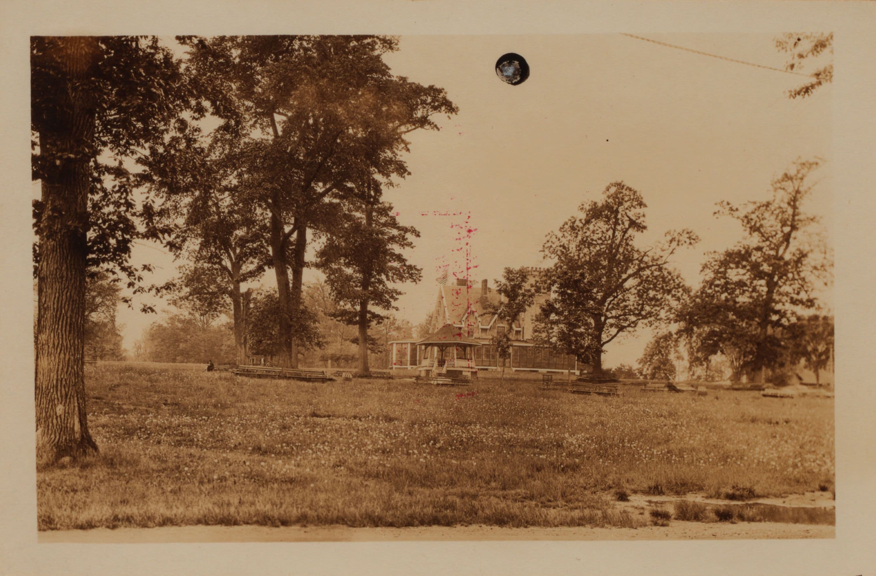 Bronx: Pelham Bay Park Inn.