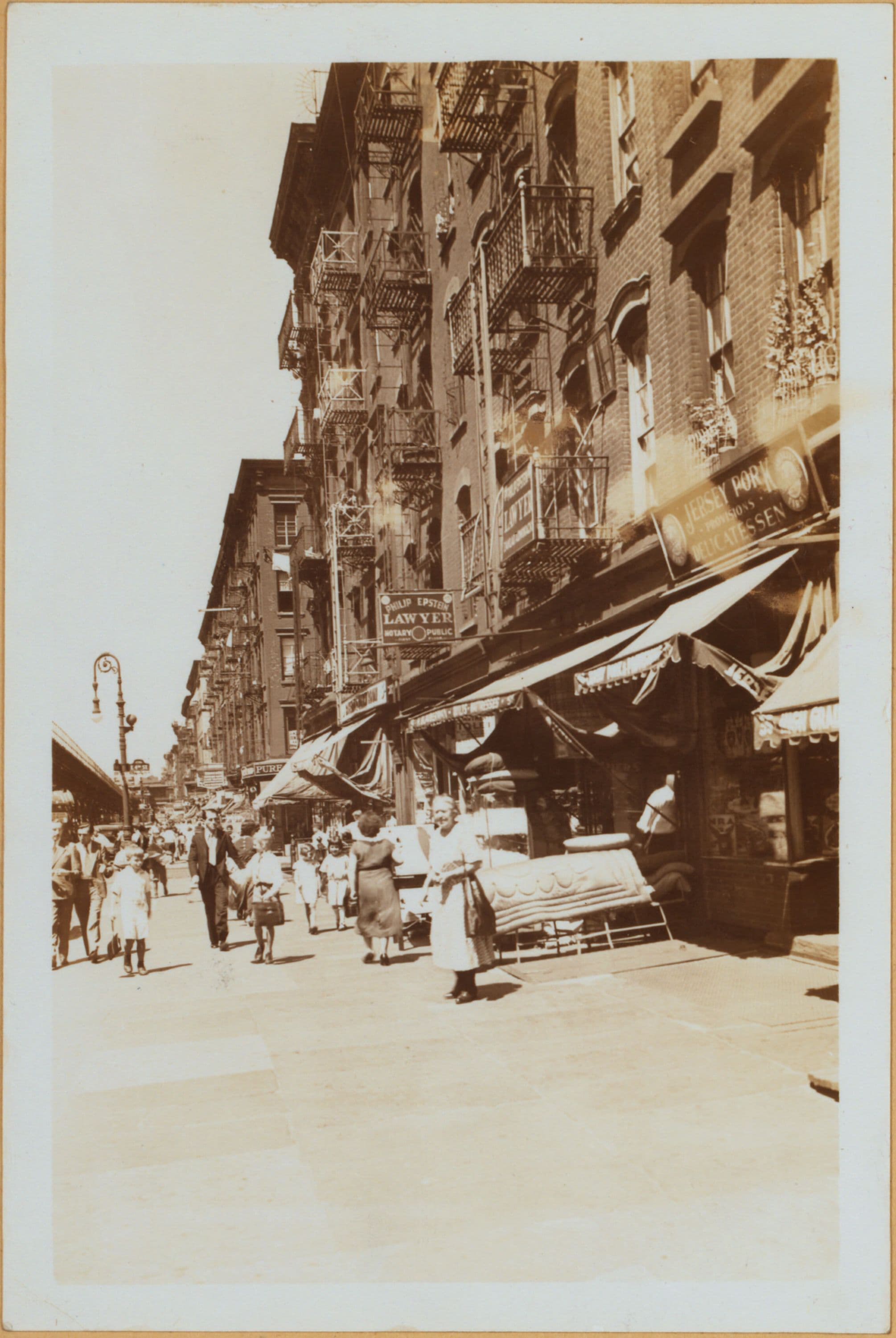 Manhattan: 1st Ave. - 1st St.