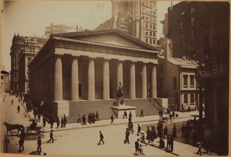 Manhattan: Nassau Street - Wall Street