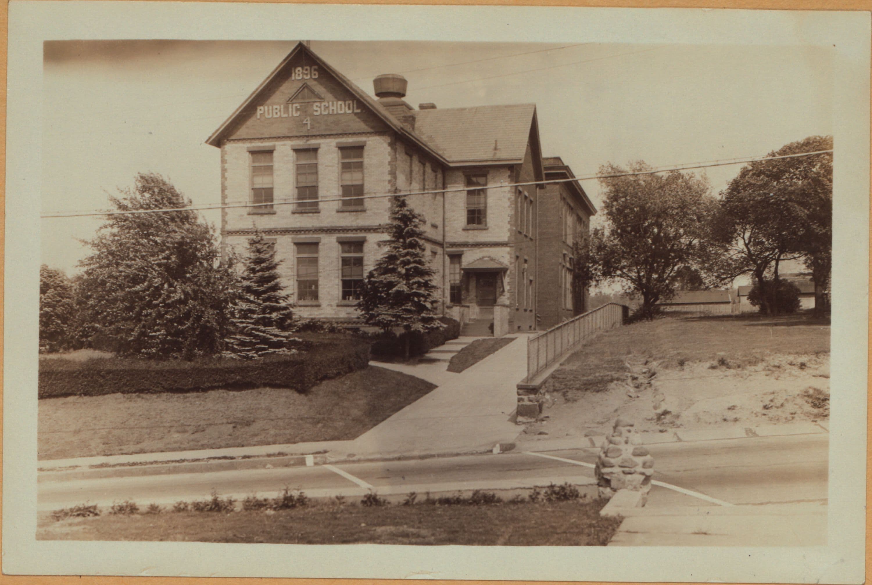 Richmond: Arthur Kill Road - Ellis Road