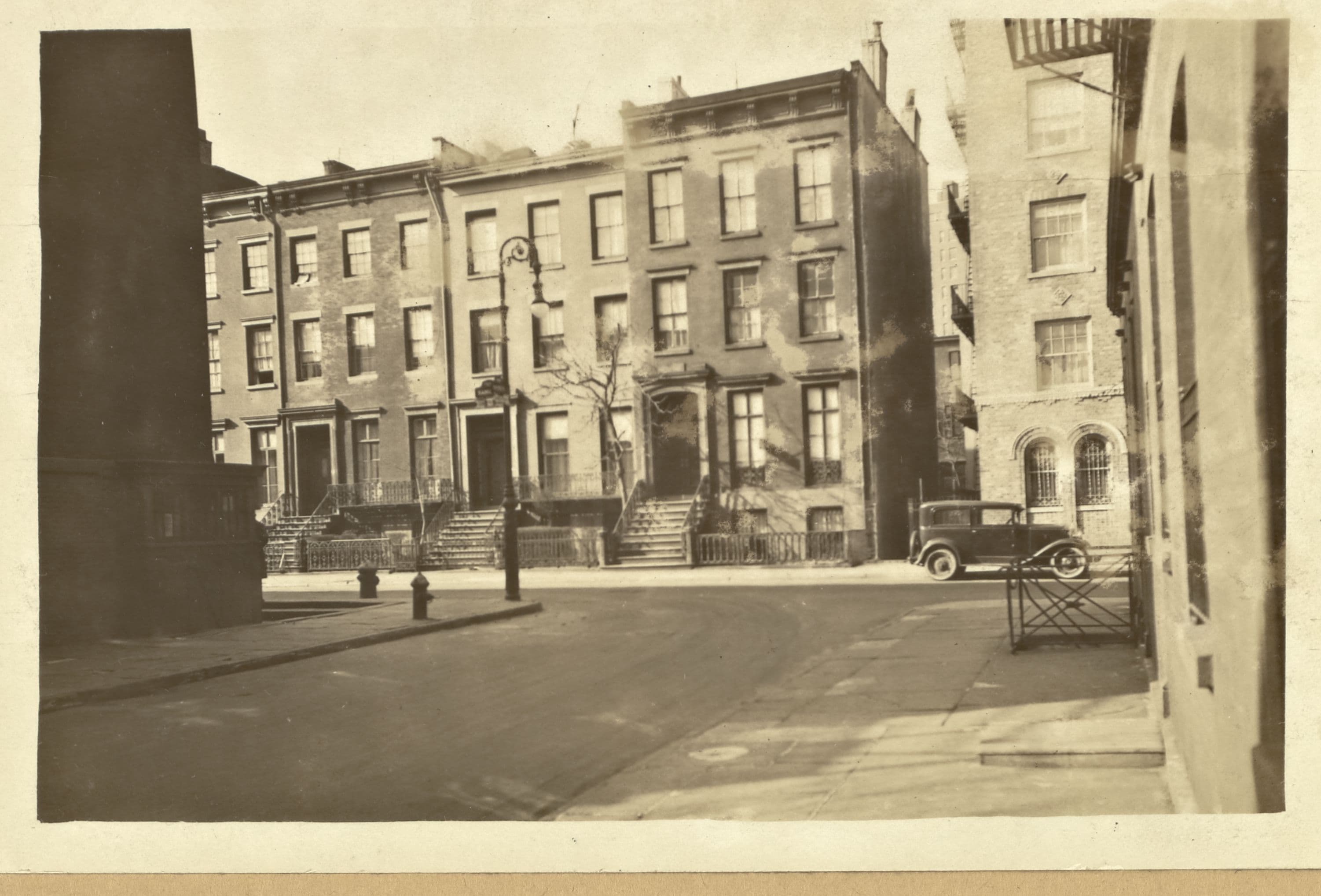 Manhattan: Bank Street - Waverly Place, 1933