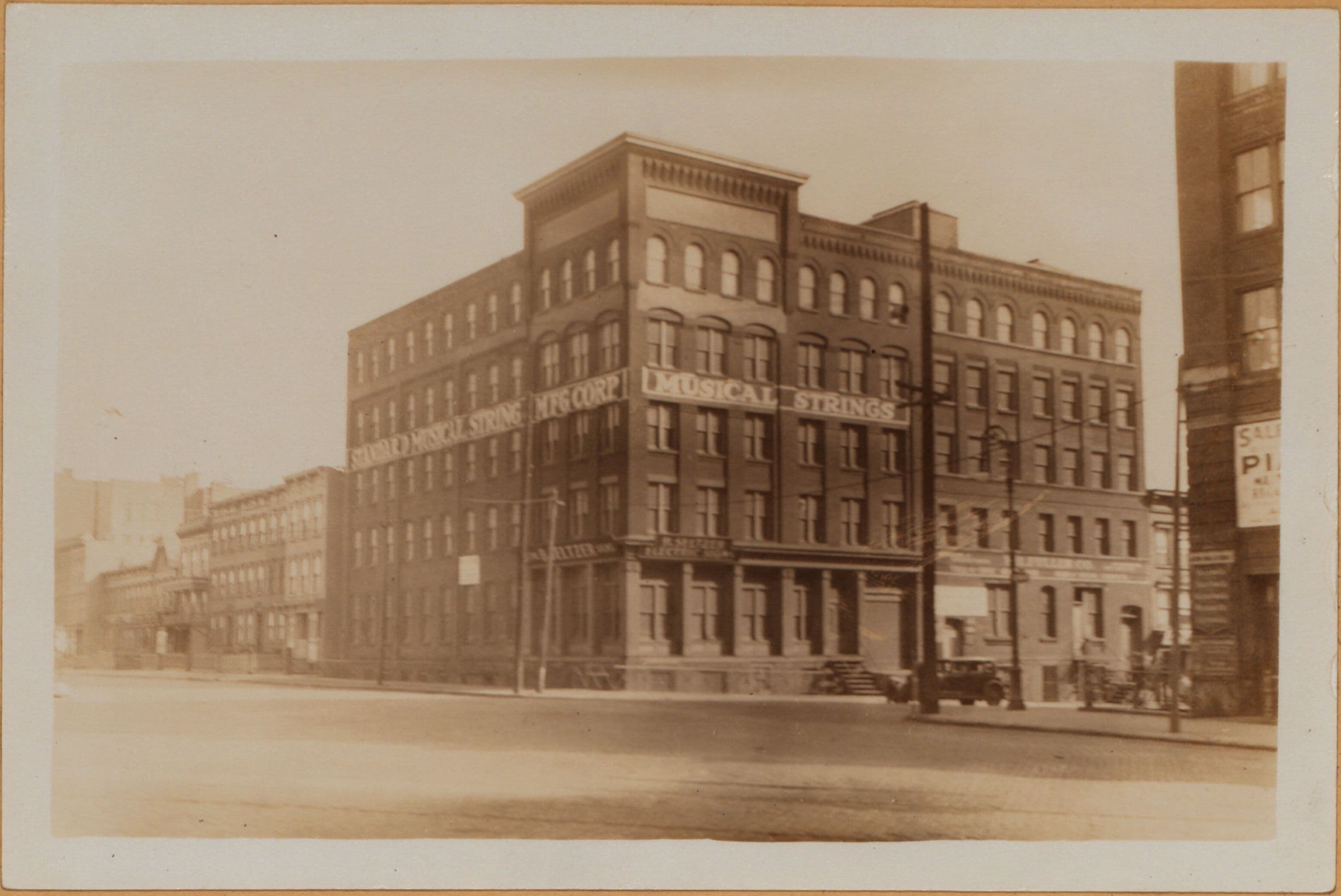 Bronx: Cypress Avenue - 134th Street (East)