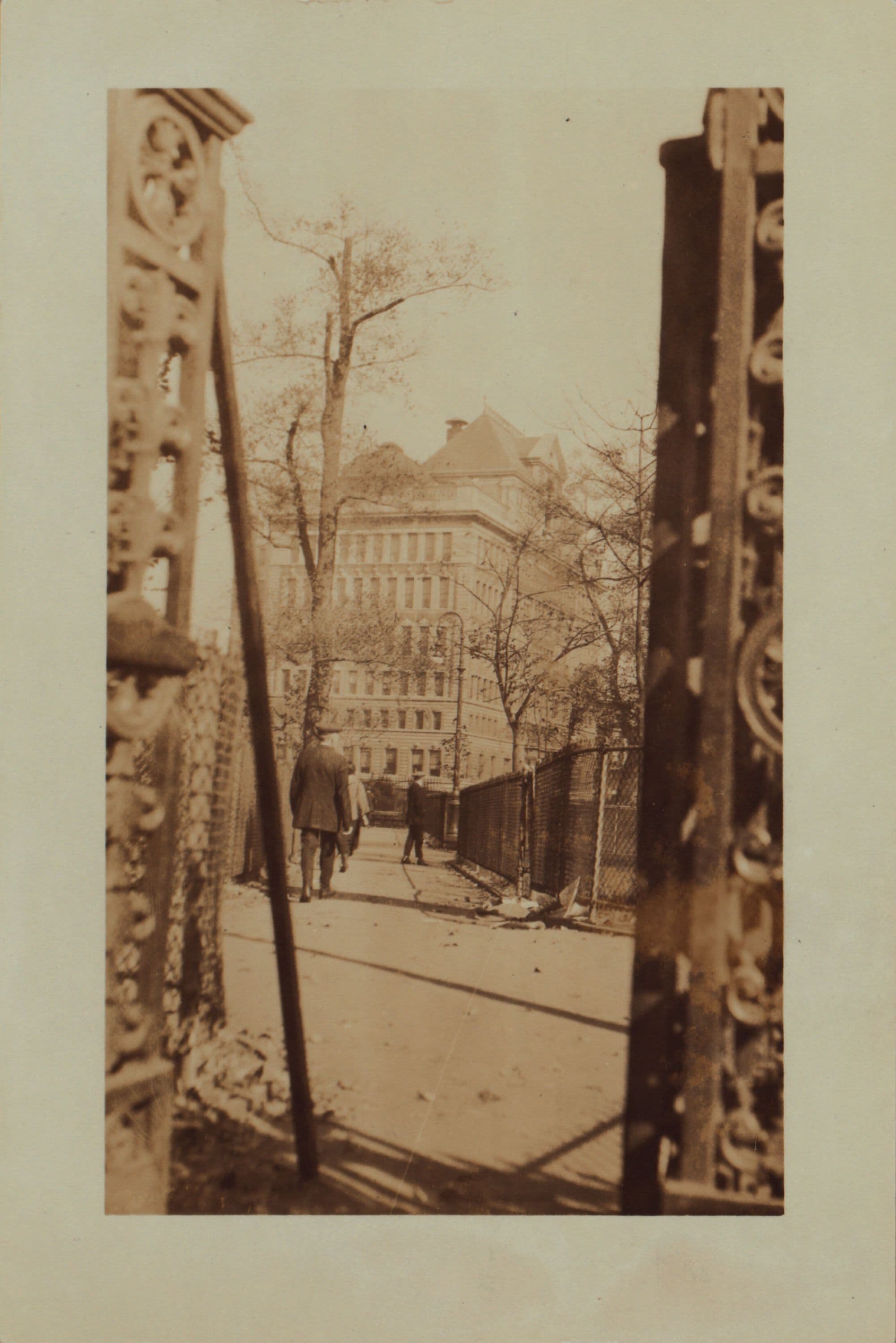 Manhattan: Stuyvesant Square Park - [Between 15th and 17th Streets (East).], 1923