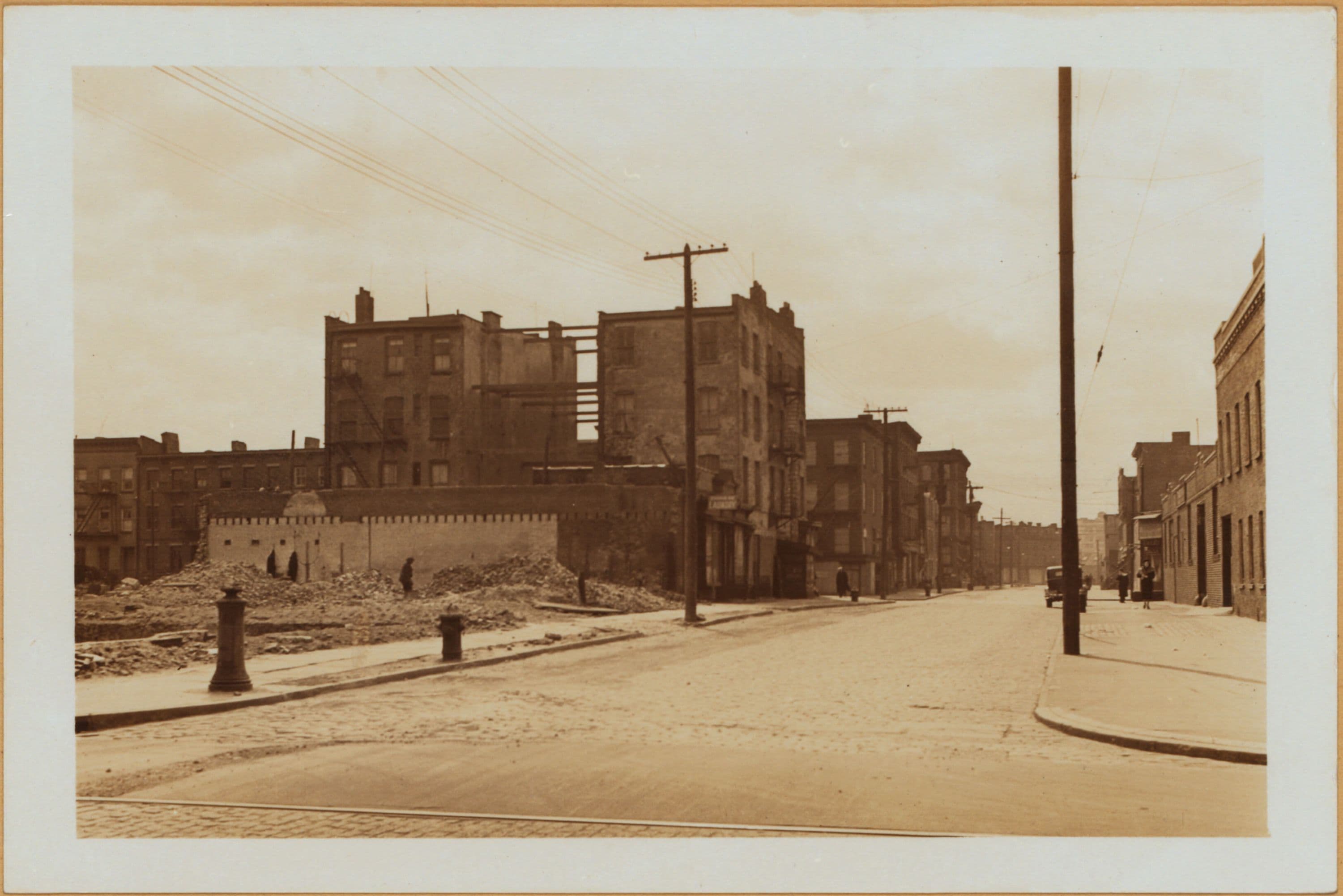 Brooklyn: Van Brunt St. - Sackett St.