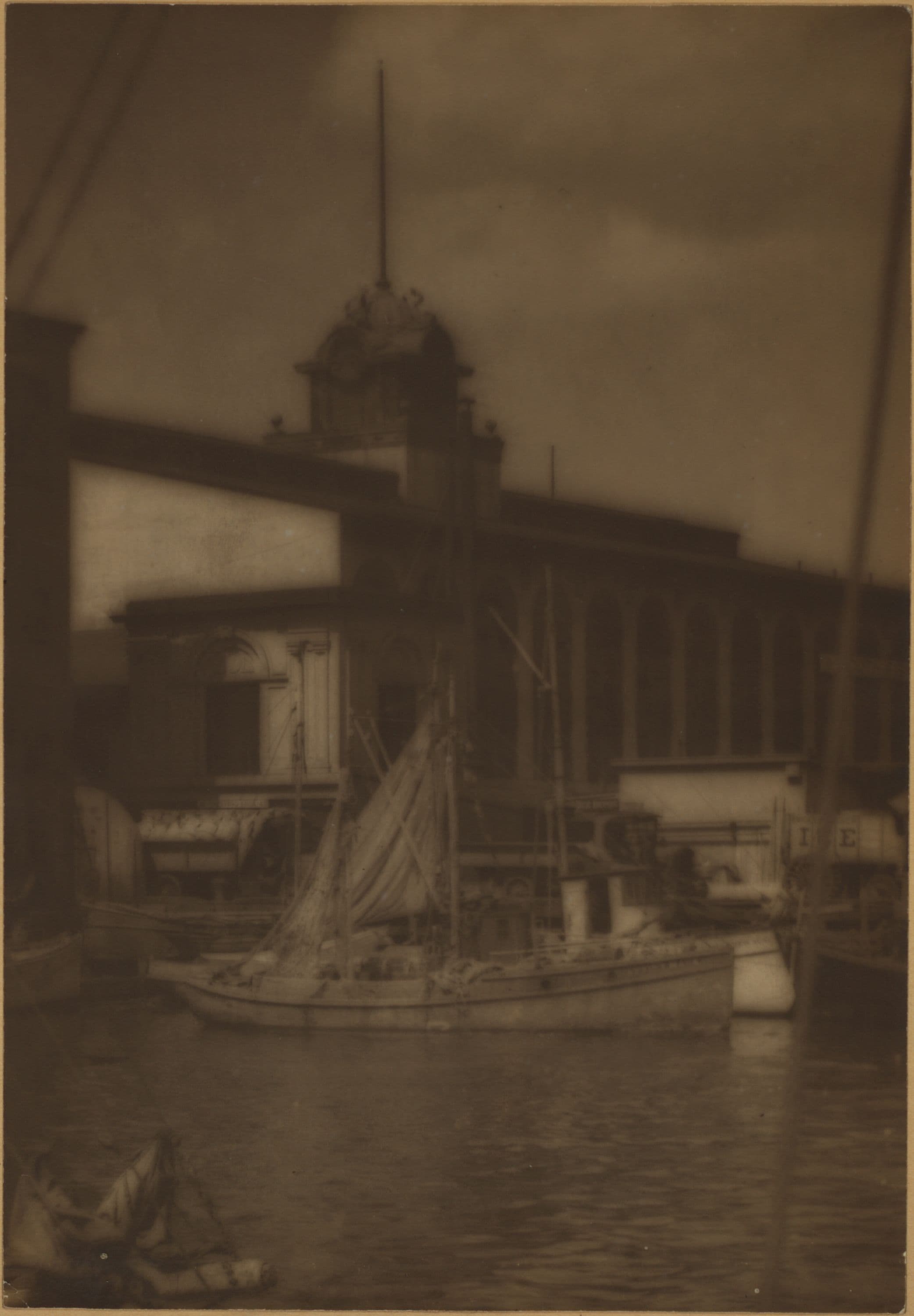 Fulton fish market in Manhattan - [East River Pier No. 18.]
