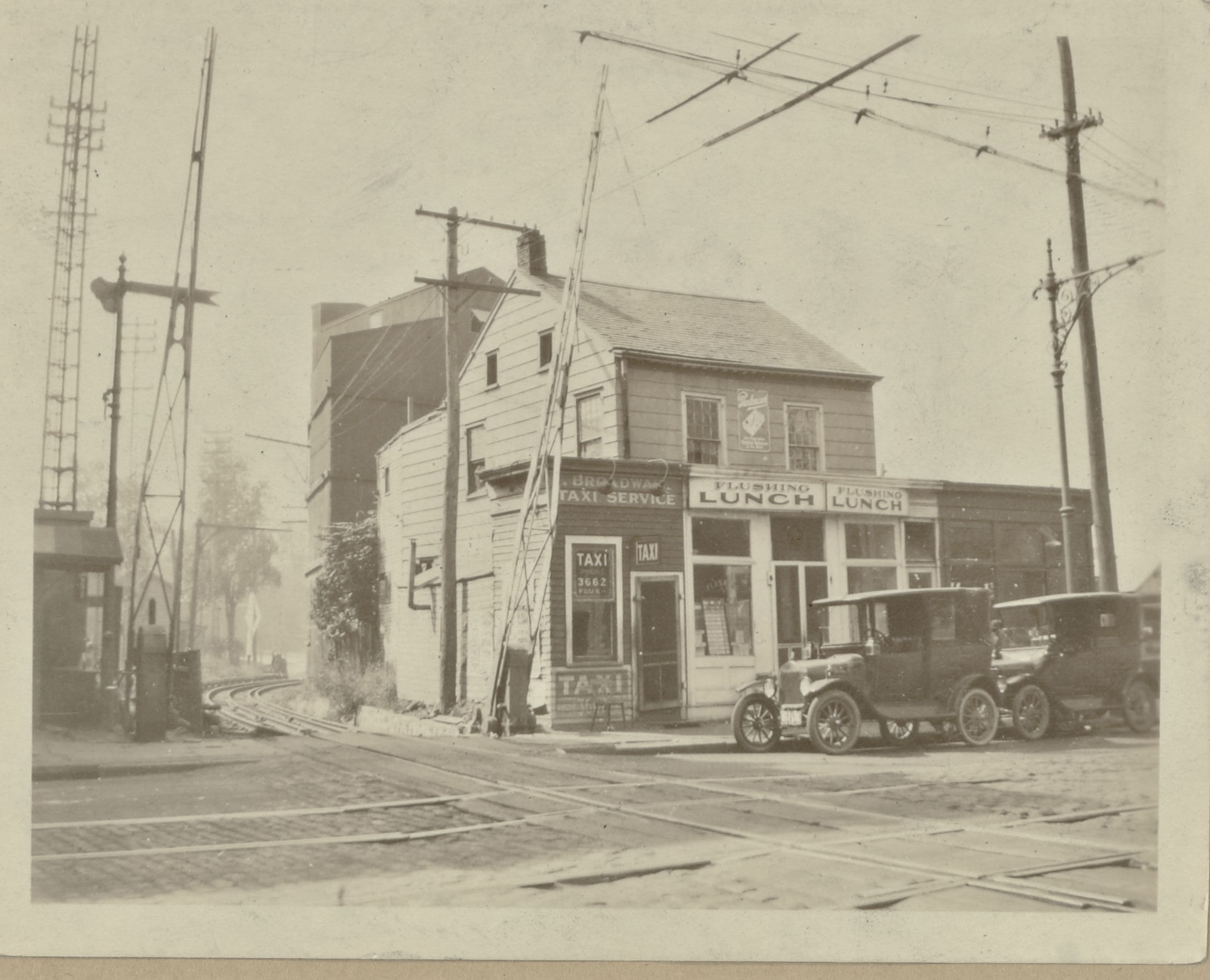 Queens: Northern Boulevard - Kings Road