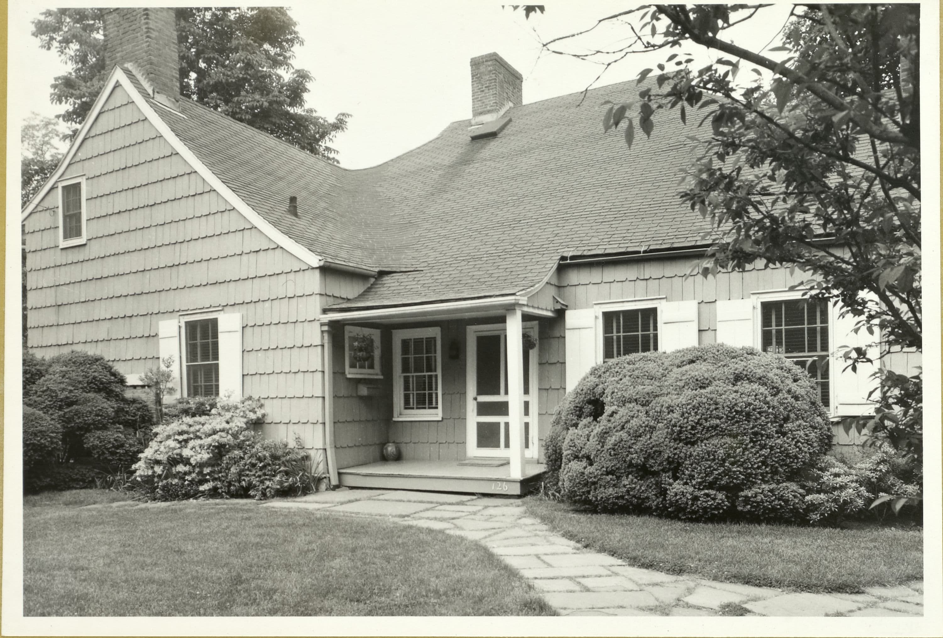 Queens: West Drive - Alston Place
