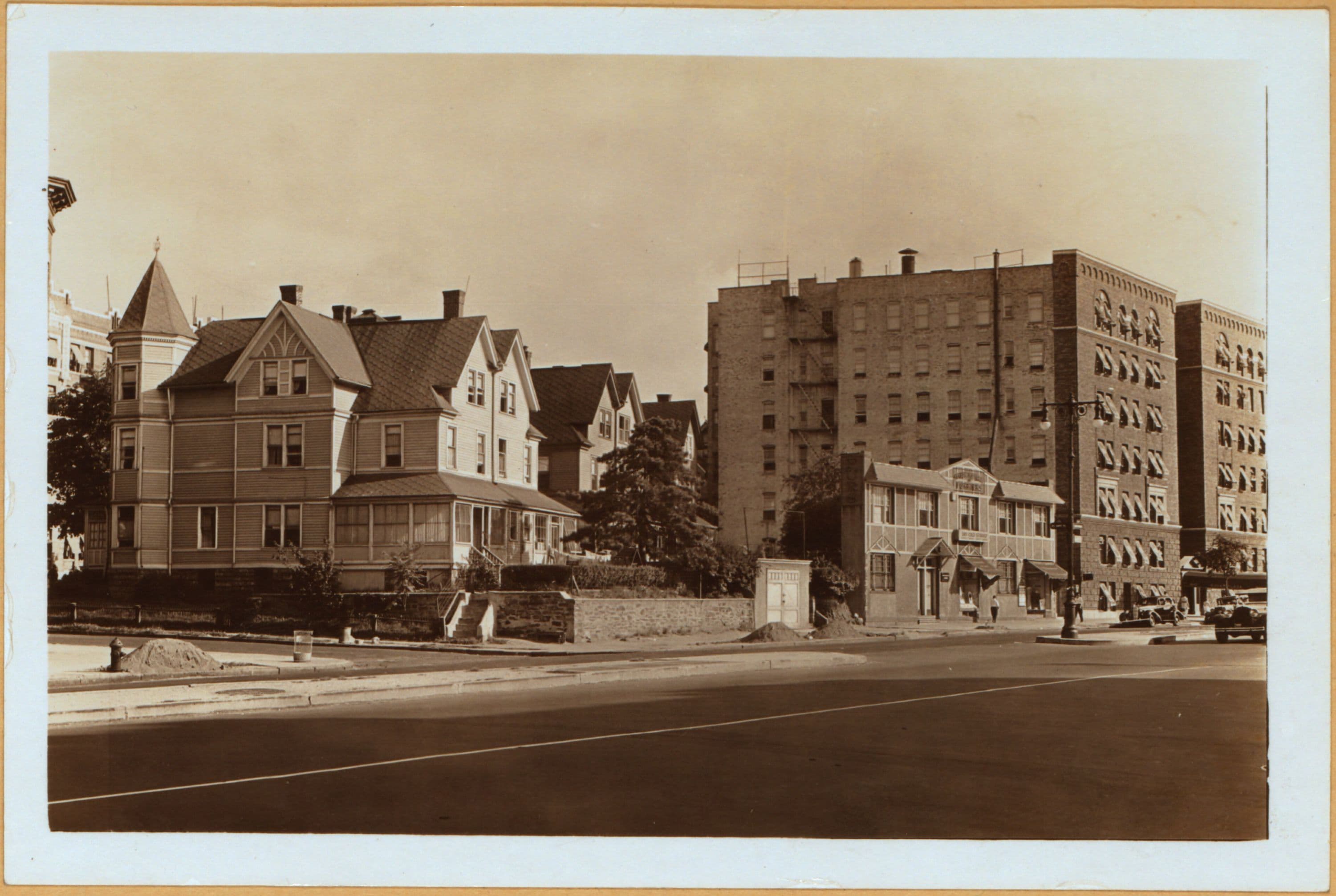 Bronx: Grand Concourse - Mt. Hope Place, 1935