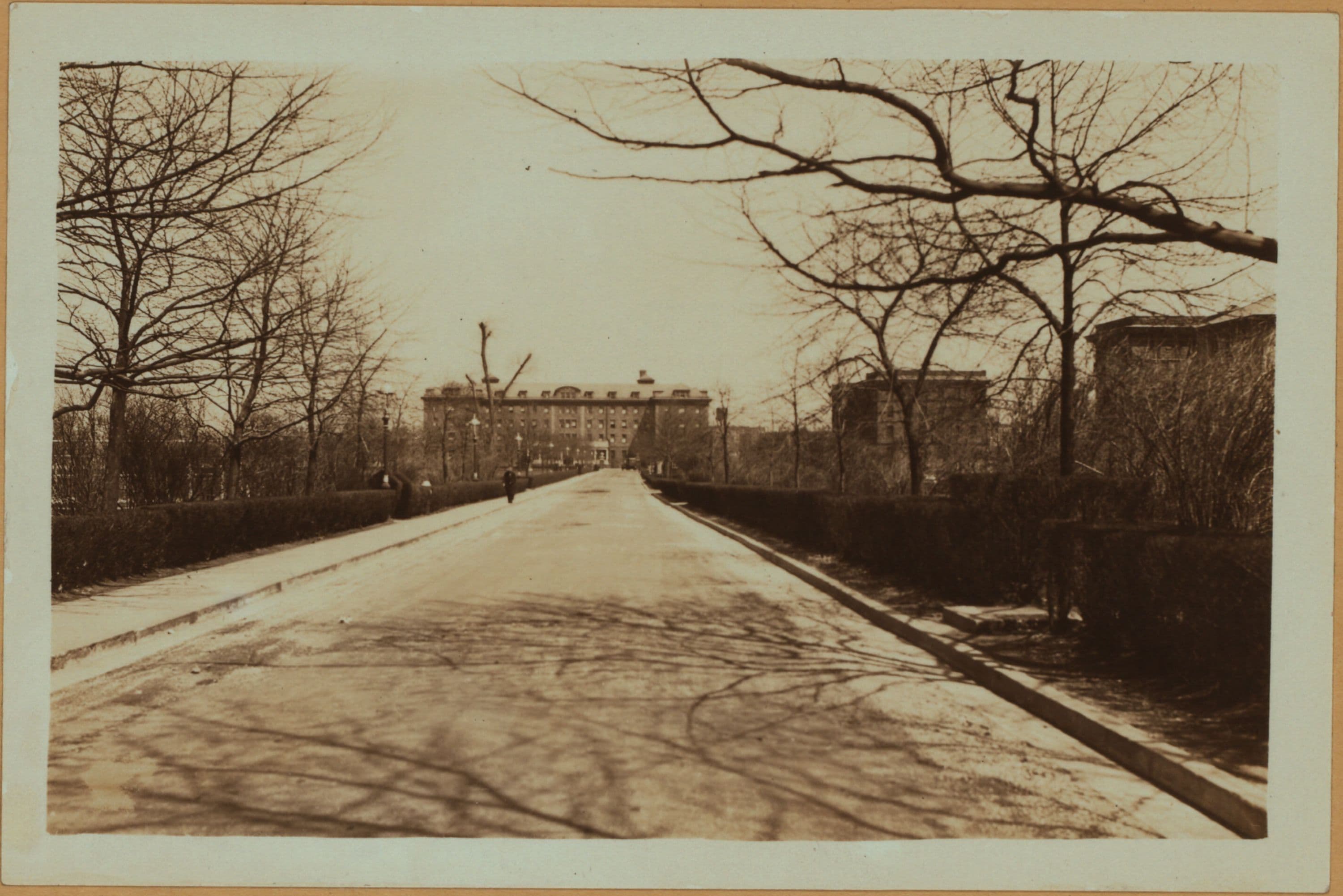 Islands - Welfare Island - Metropolitan Hospital Nurses Home - [Metropolitan Hospital.]