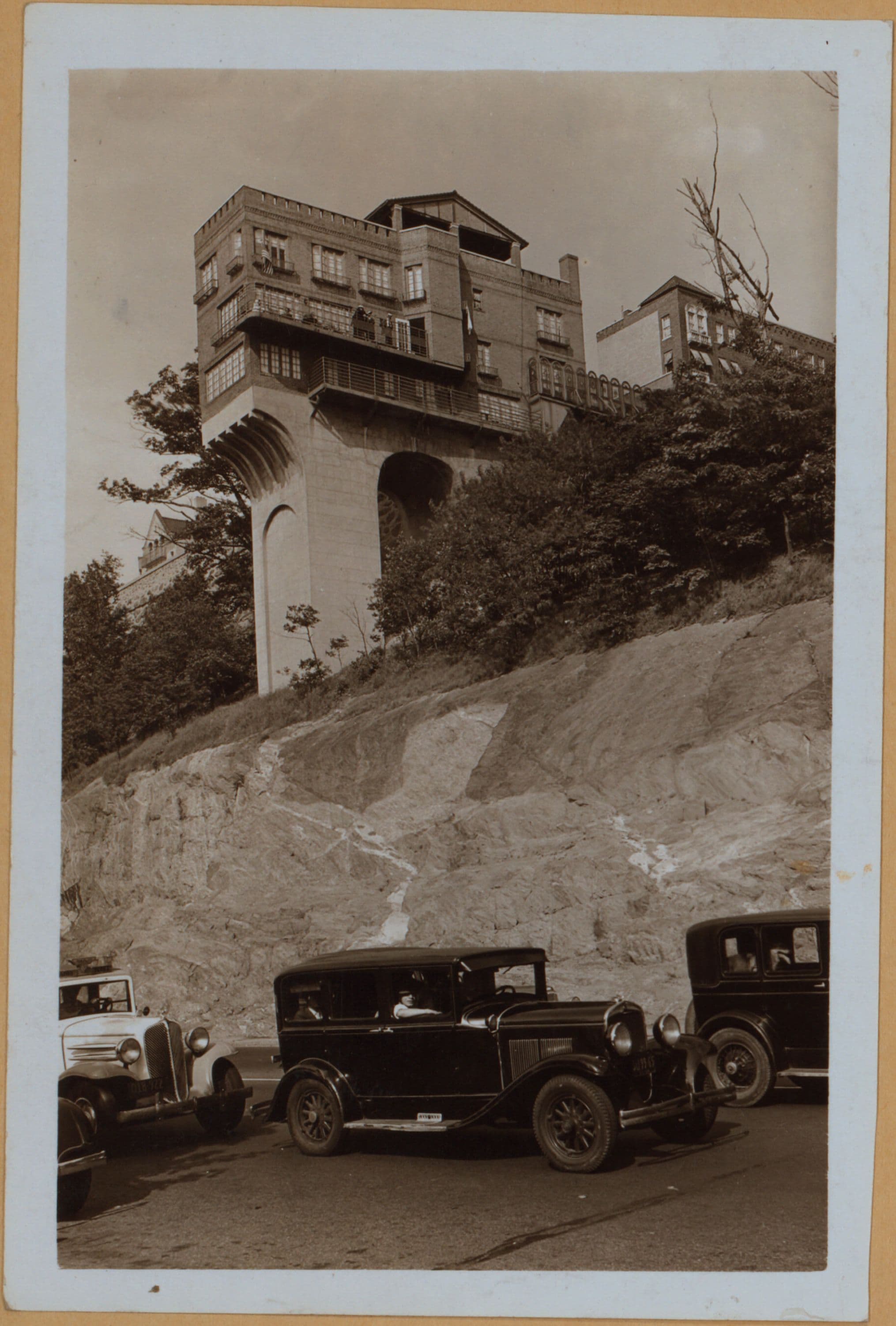 Manhattan: Chittenden Place - 186th Street (West)