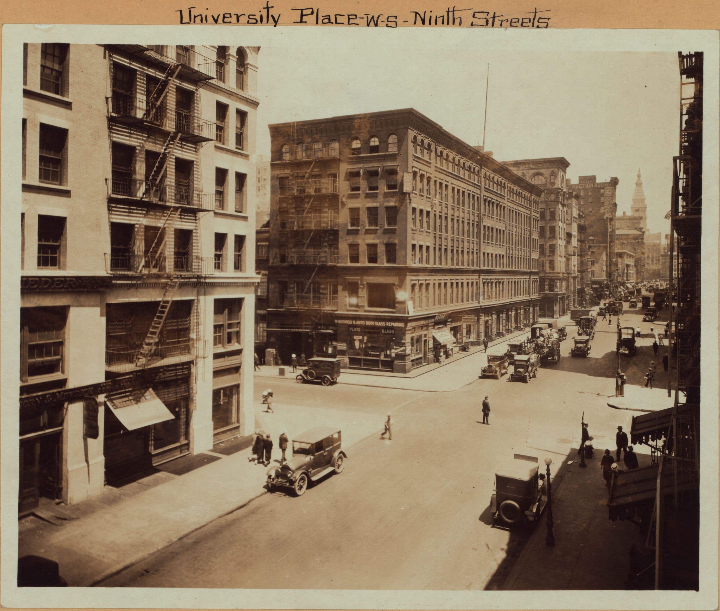 Manhattan: University Place - 9th Street, 1925